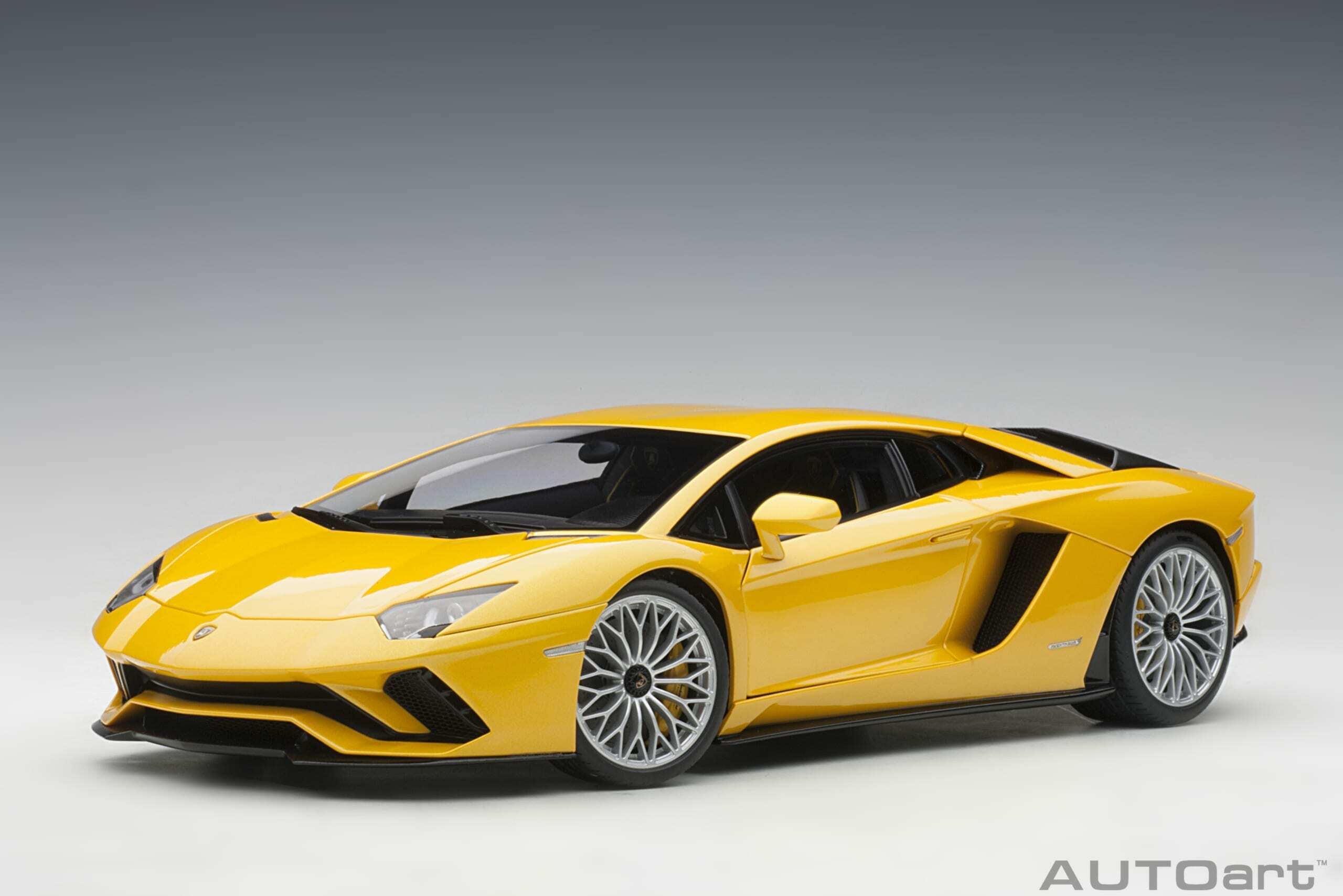 預訂:(訂金$300) (預訂價$1062):1/18 AUTOART Lamborghini Aventador S (New Giallo Orion) (79132)