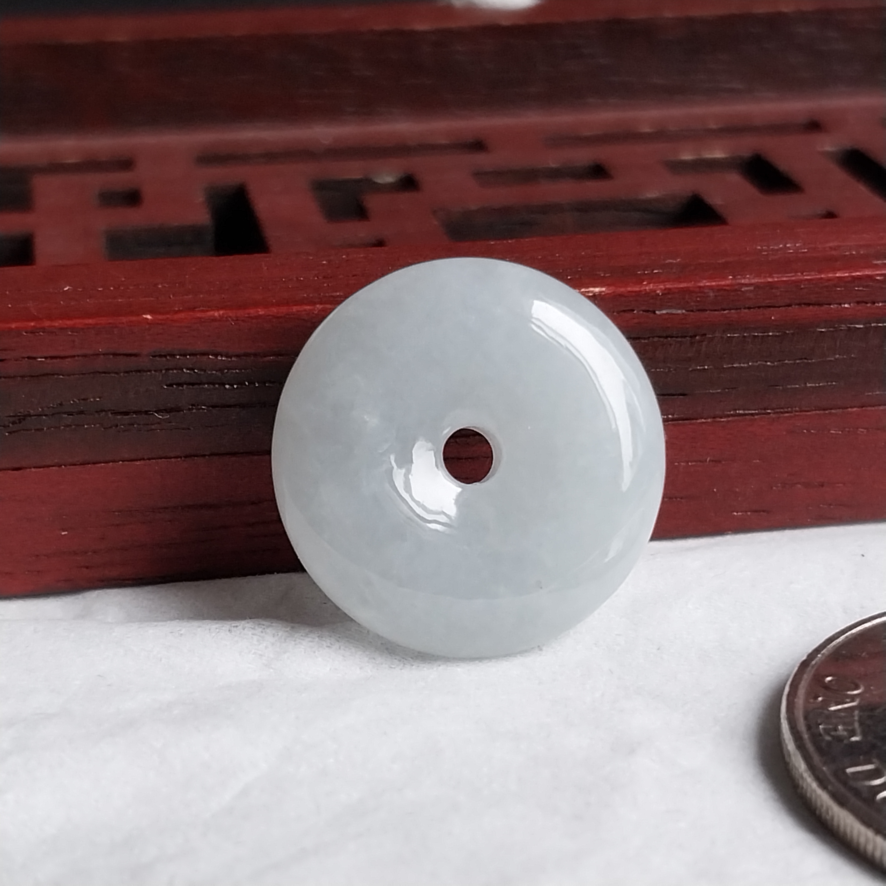 J2112 冰白小平安扣 (19.6mm直徑)