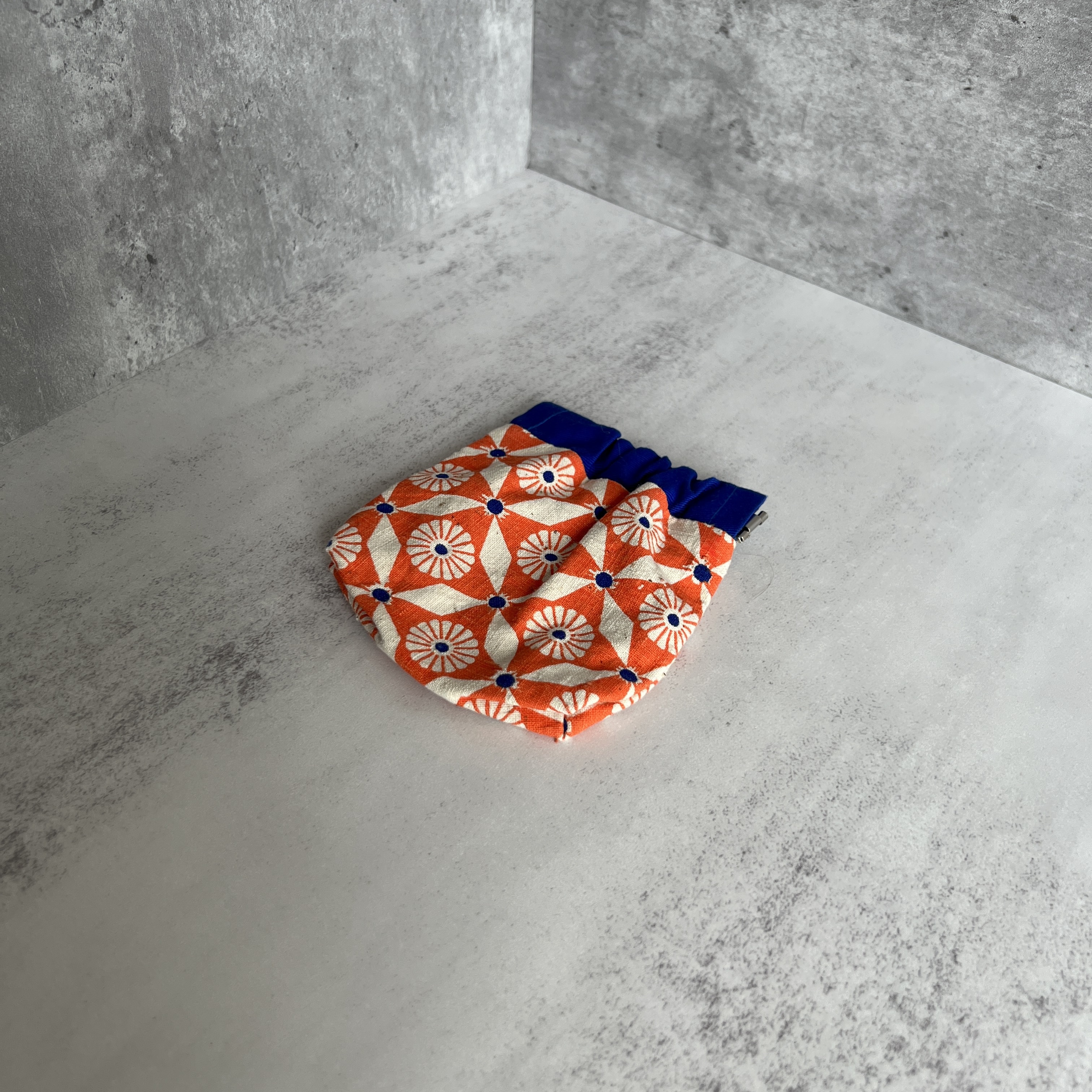 彈口快取小錢包（藍色橙花圖案）