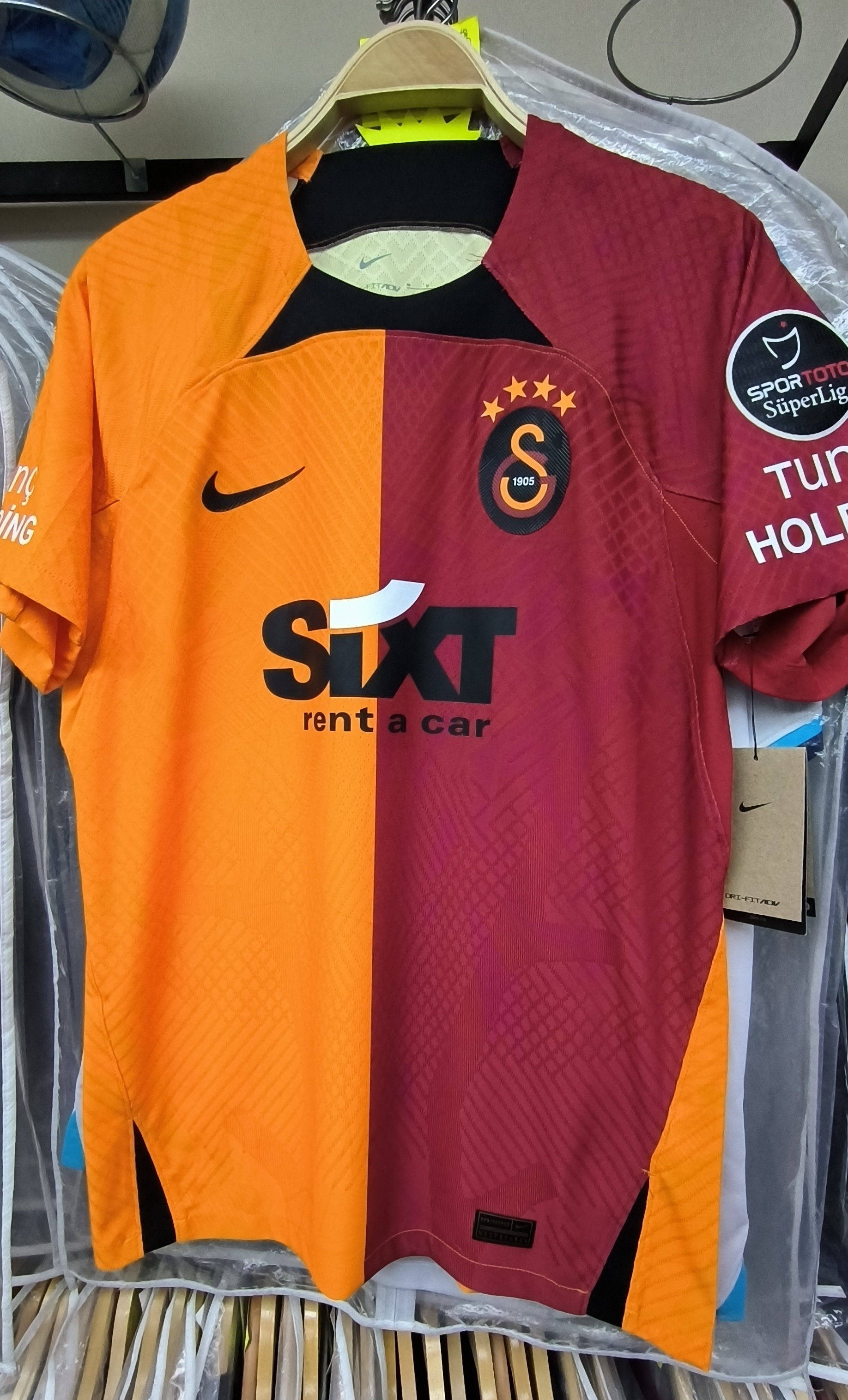 22-23加拉塔沙雷主場馬達球員版球衣