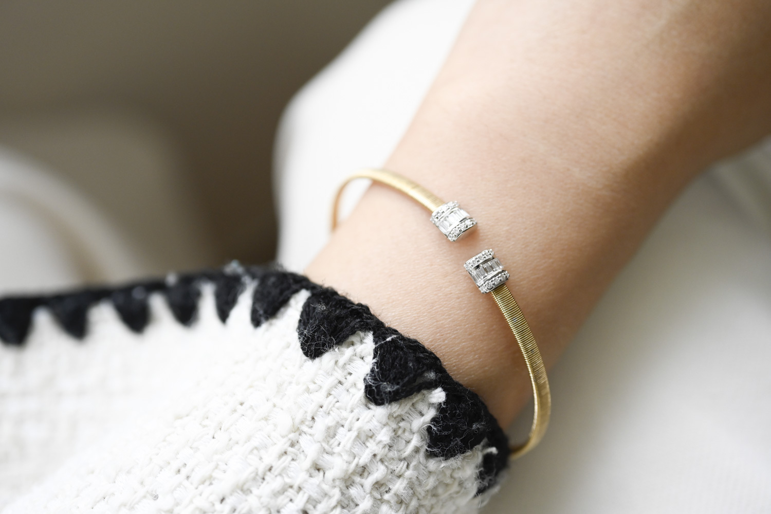 *18K Matt Diamond Bangle