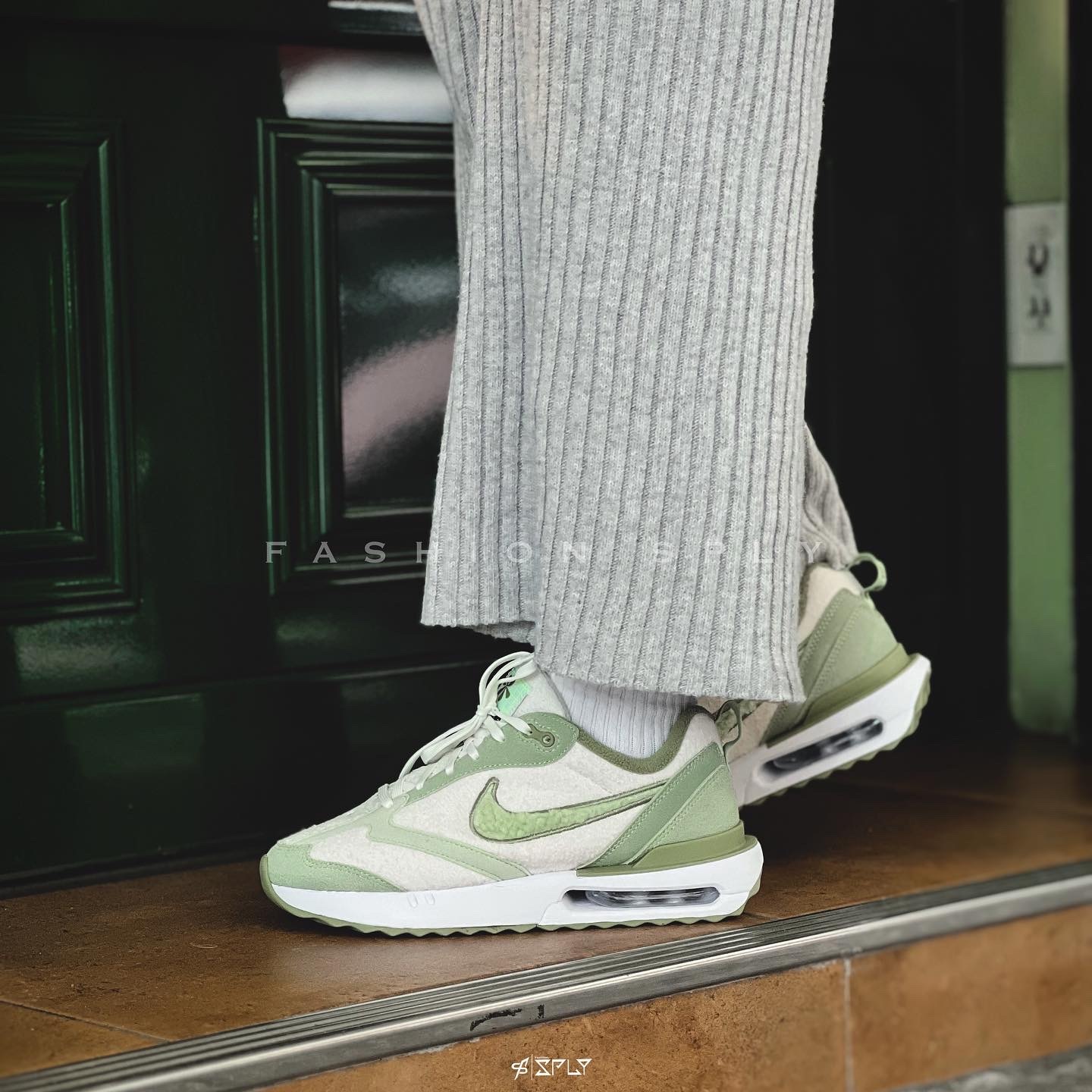 Nike Air Max Dawn 哈密瓜 絨毛 FB1876-031