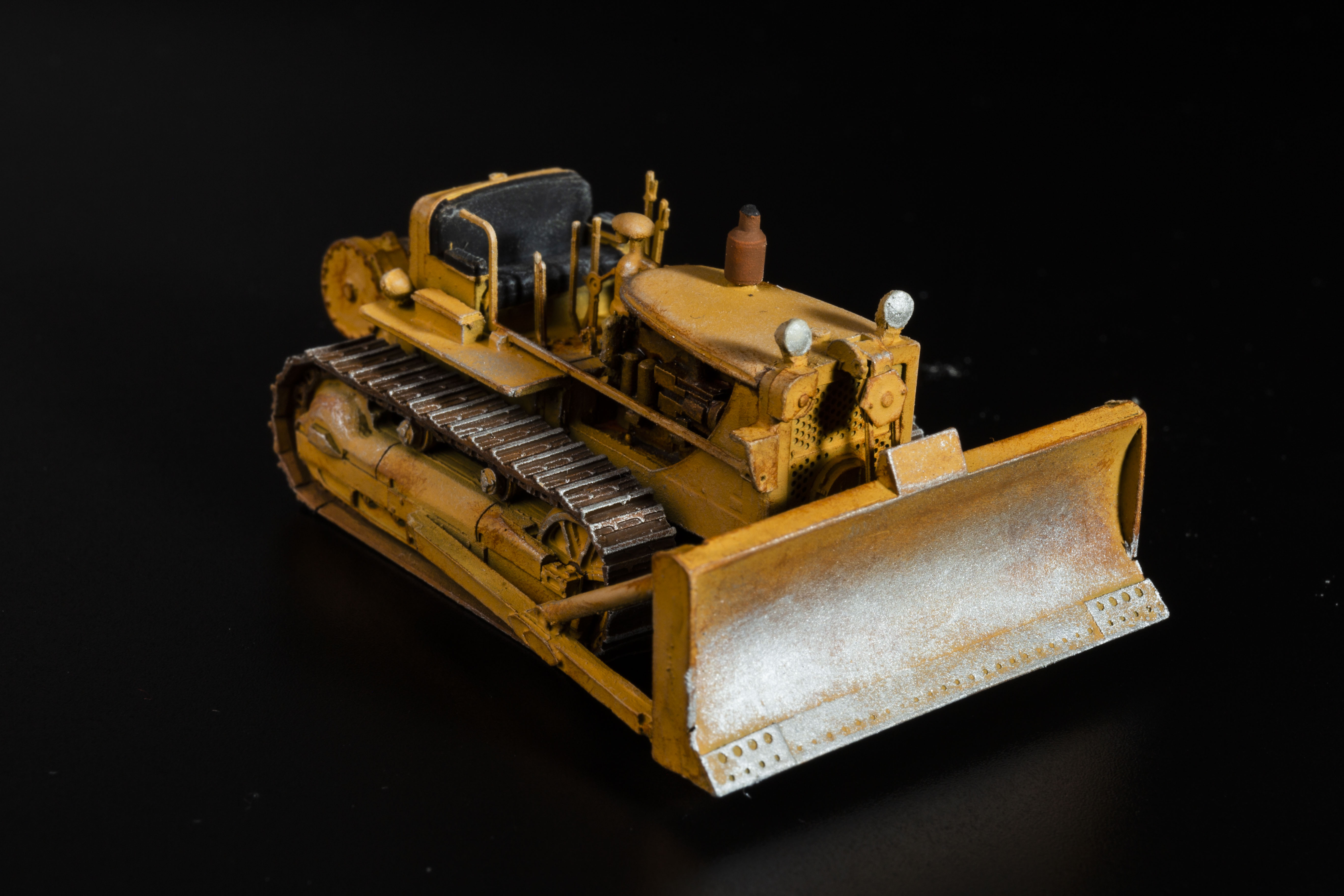 Artitec 387.339 HO規 Bulldozer D7 推土機 黃