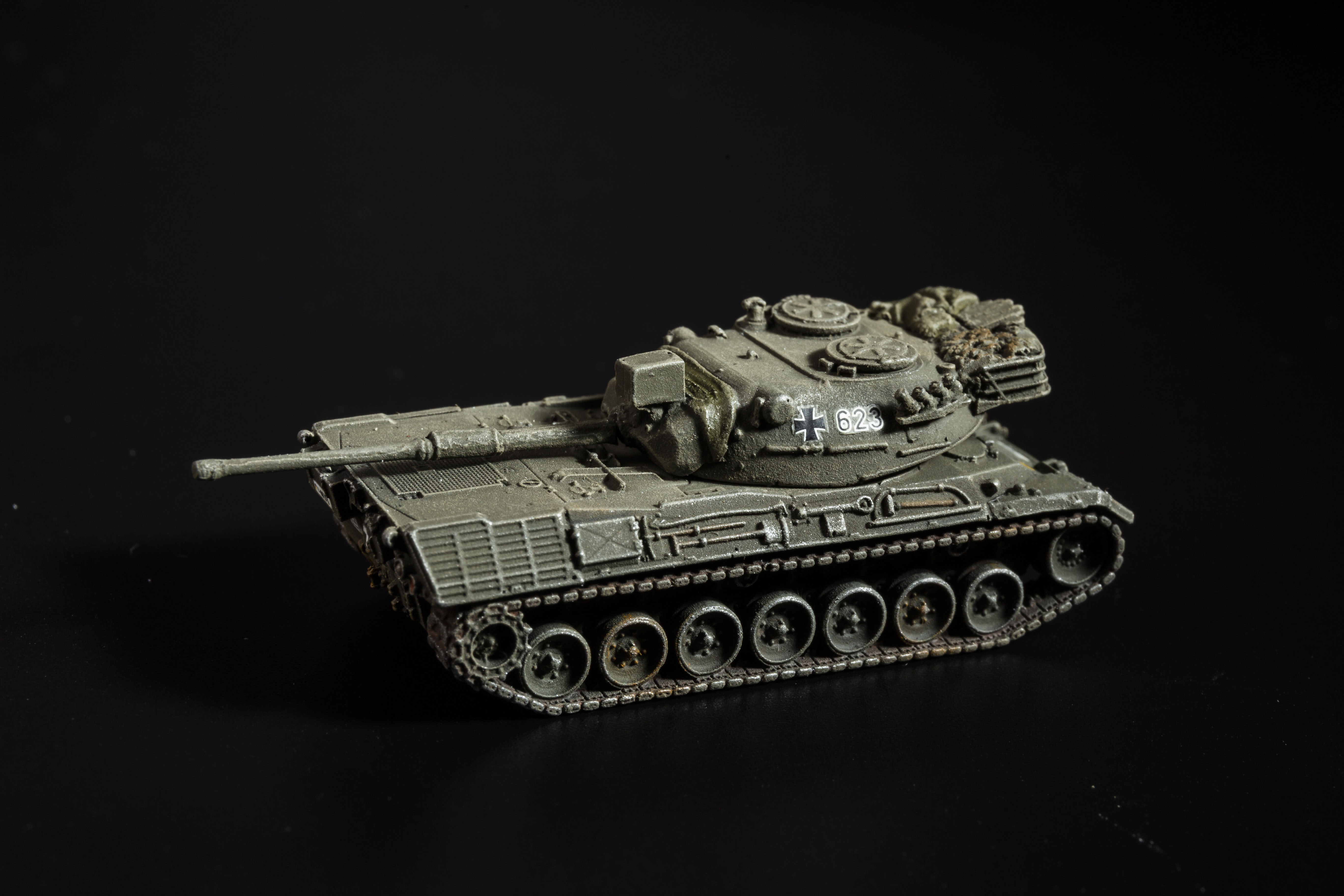 Artitec 6160042 N規 BRD Leopard 1 train load 豹式一運輸坦克