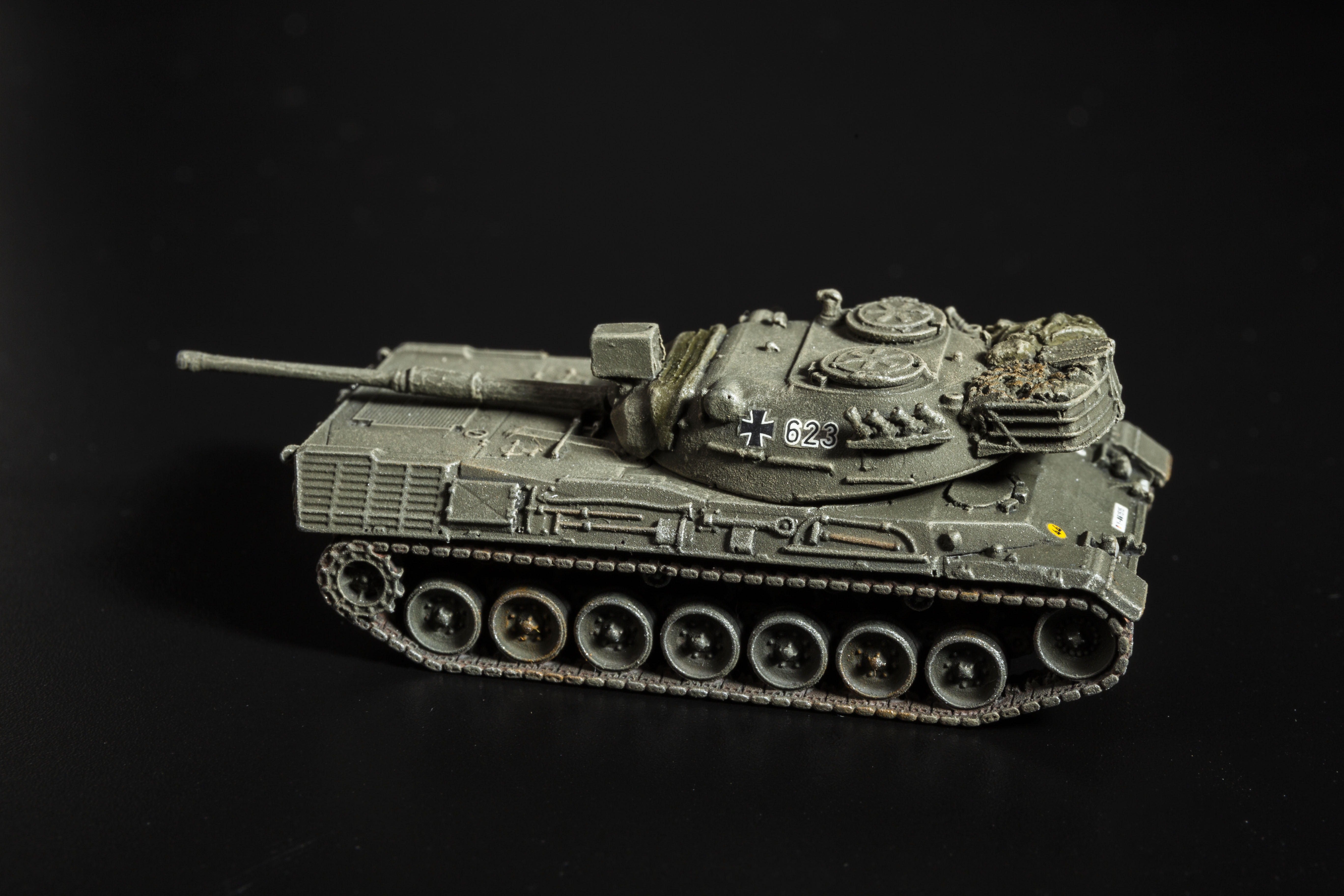 Artitec 6160042 N規 BRD Leopard 1 train load 豹式一運輸坦克