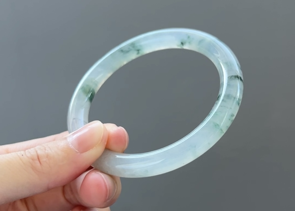 正玻璃種飄花翡翠