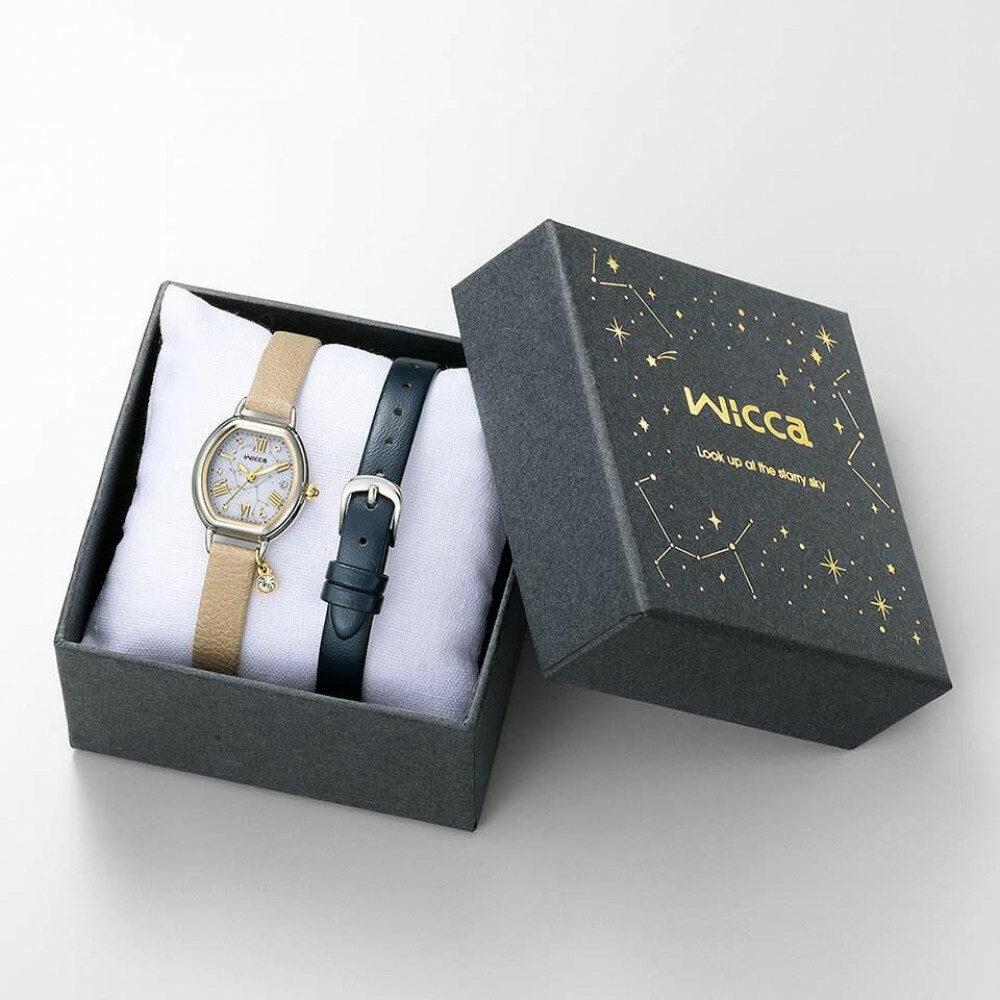 萬年鐘錶 - Citizen - Wicca   限量酒桶型細緻套組太陽能女錶  KP2-515-12  錶徑23.5MM