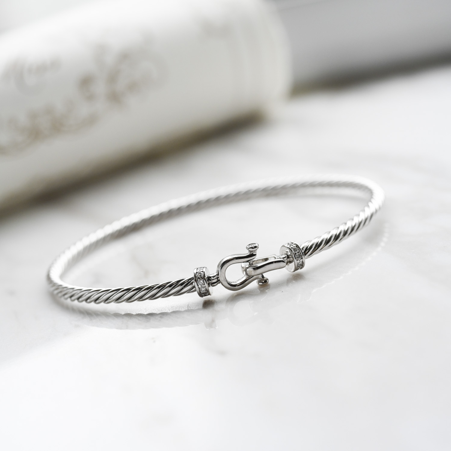 18K Horse Shoe Diamond Bangle (Men)