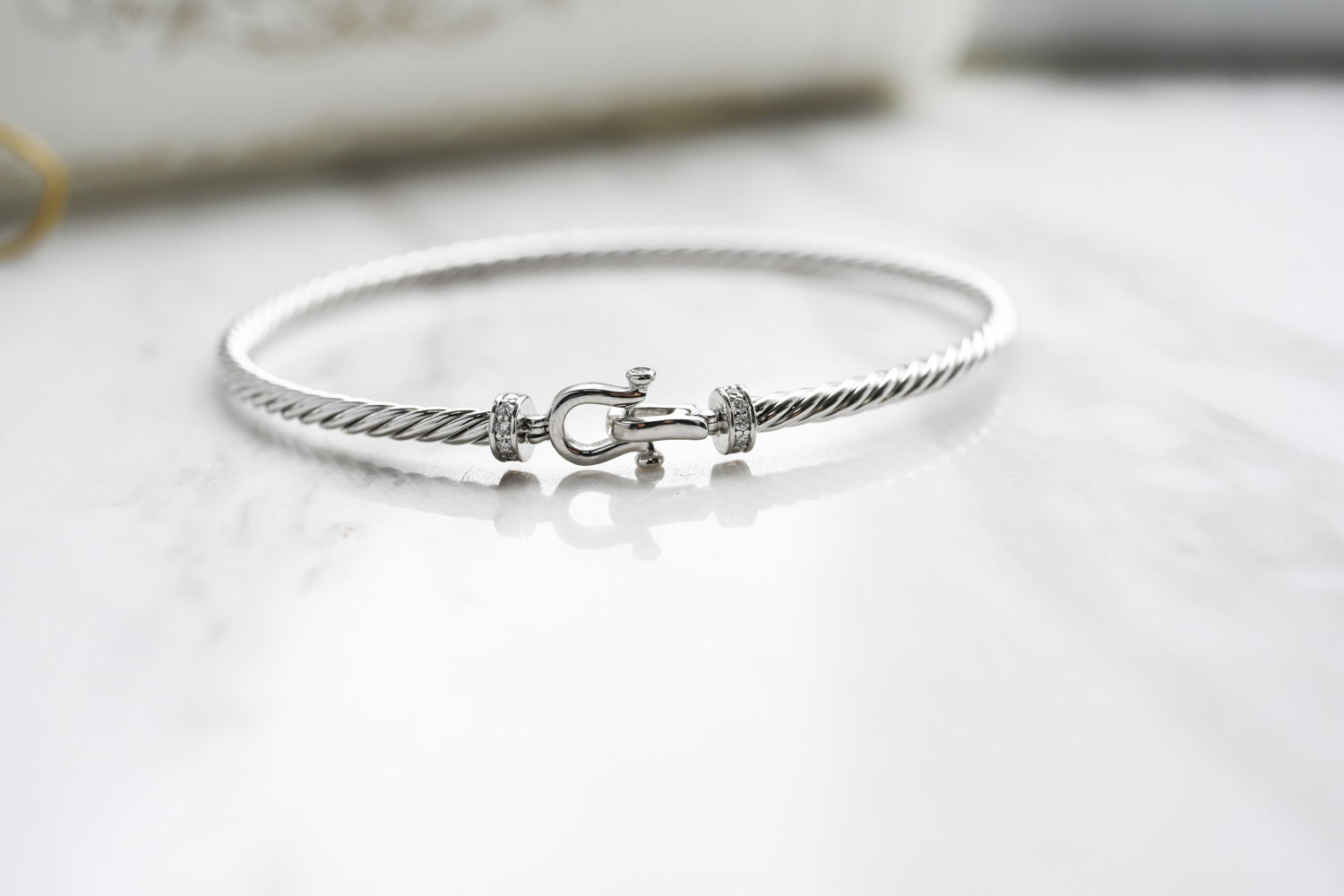 18K Horse Shoe Diamond Bangle (Men)