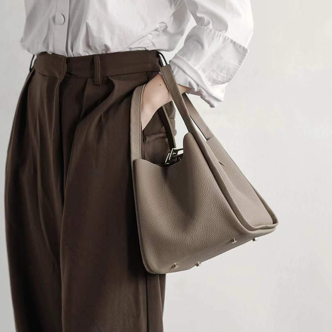 頭層牛皮單肩手拎女提水桶成包