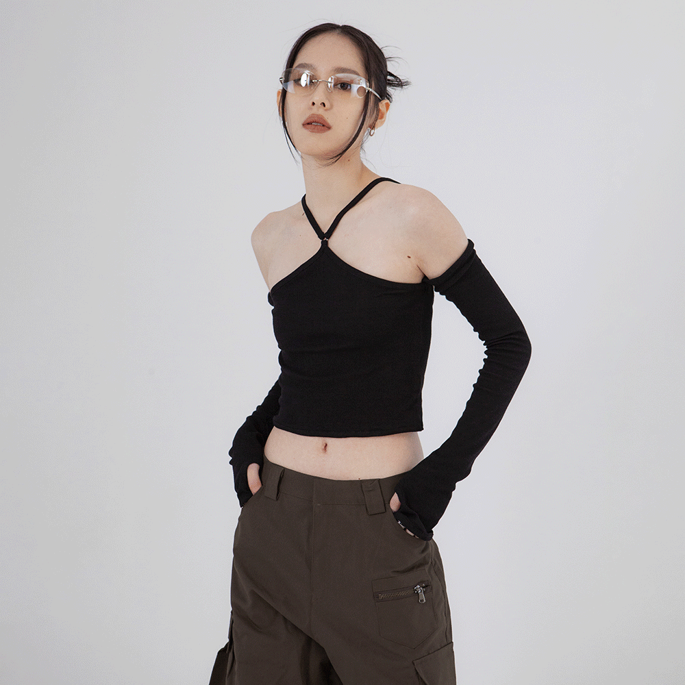 鏤空接袖短版上衣