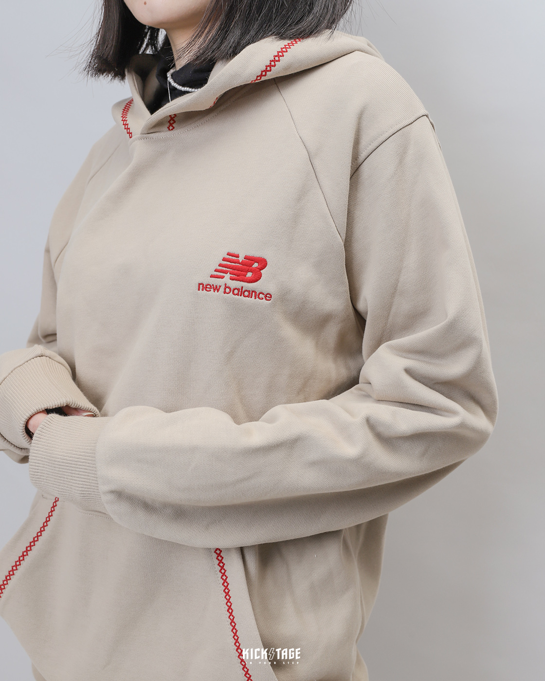 **特價商品售出不退換**男女款 NEW BALANCE ATH LNY HOODIE 奶茶色 新年 刺繡 車線 帽T【AMT31570BNN】NBCNY