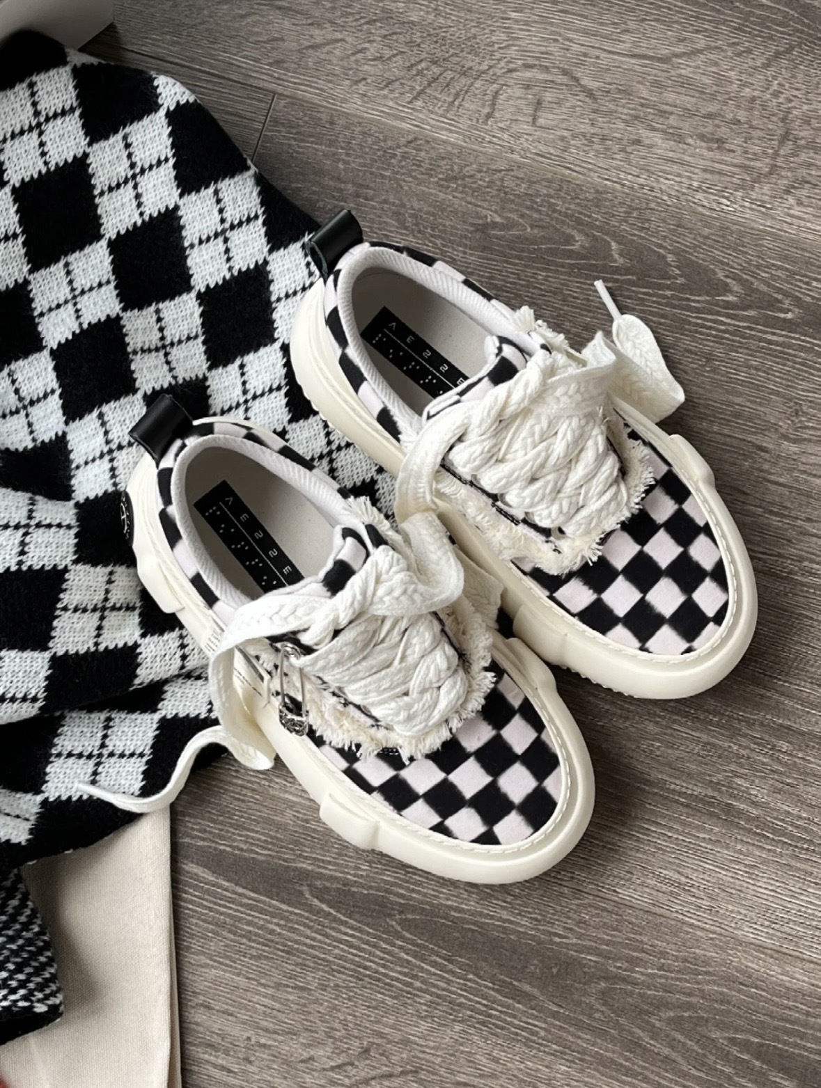 xVESSEL G.O.P. 2.0 MARSHMALLOW LOWS PIXEL LIGHT 棋盤格帆布鞋  黑白