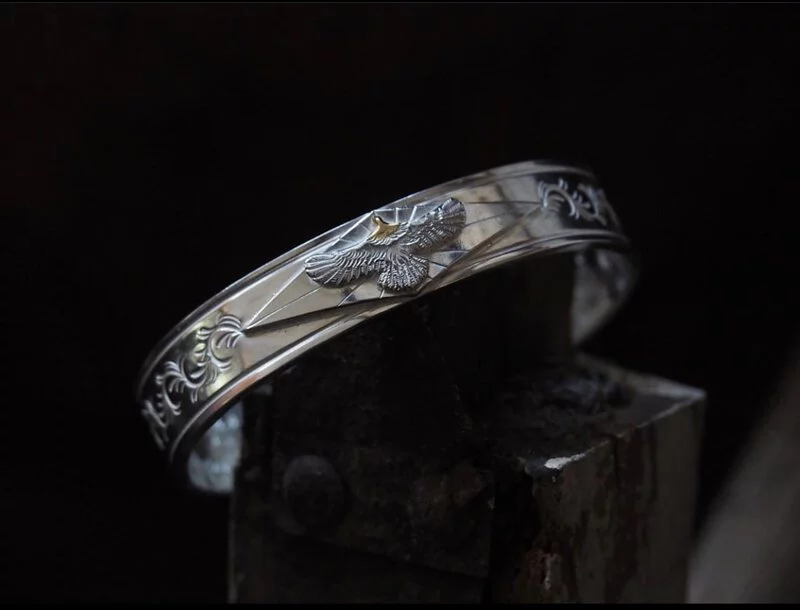 金頭eagle唐草 bangle