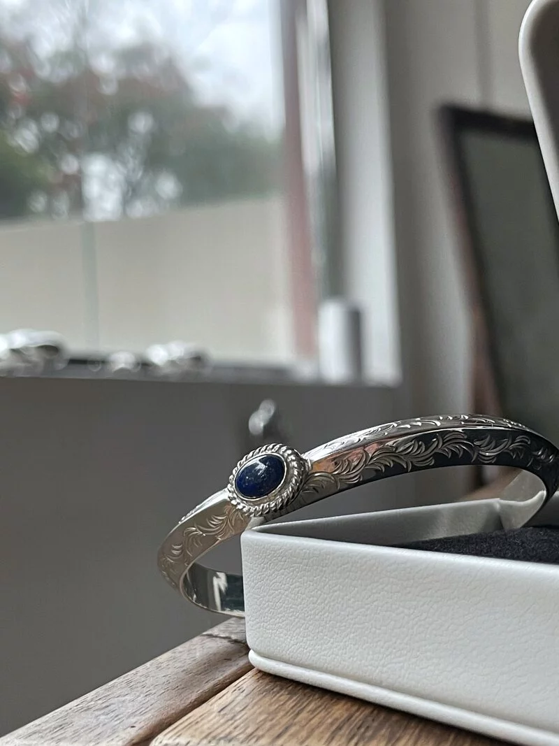 青金石唐草手扼