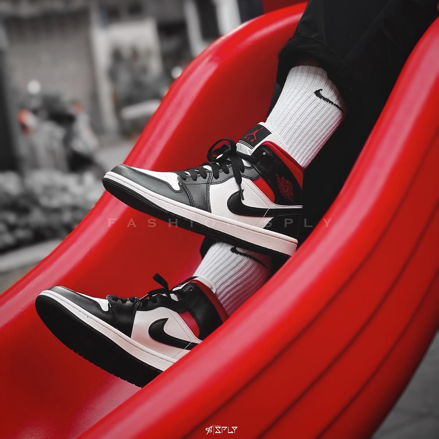 Air Jordan 1 Mid Black Gym Red 黑紅 BQ6472-061