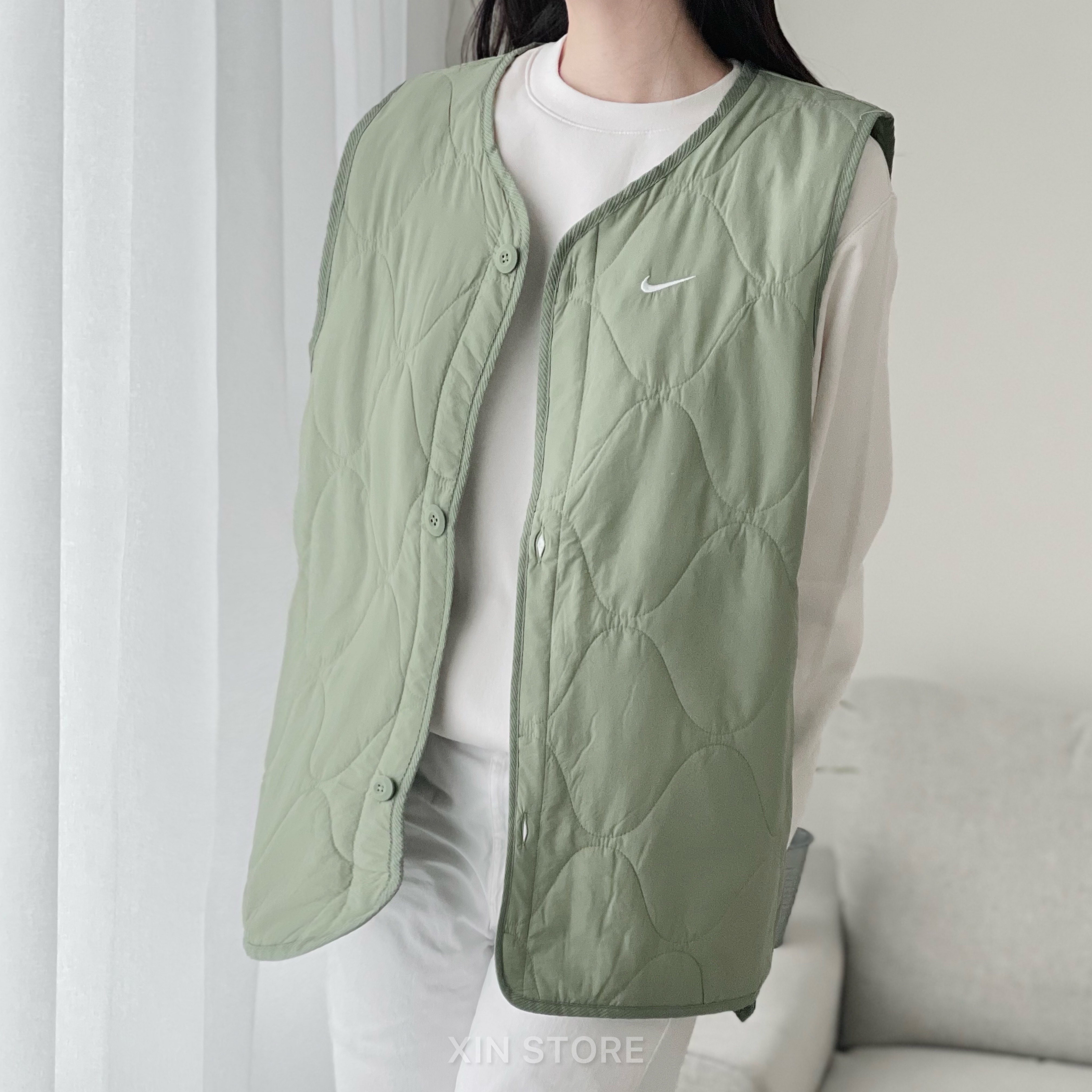 【現貨】Nike NSW VEST 背心 菱格紋 鈕扣 單勾 刺繡 保暖 淺灰 牛油果綠