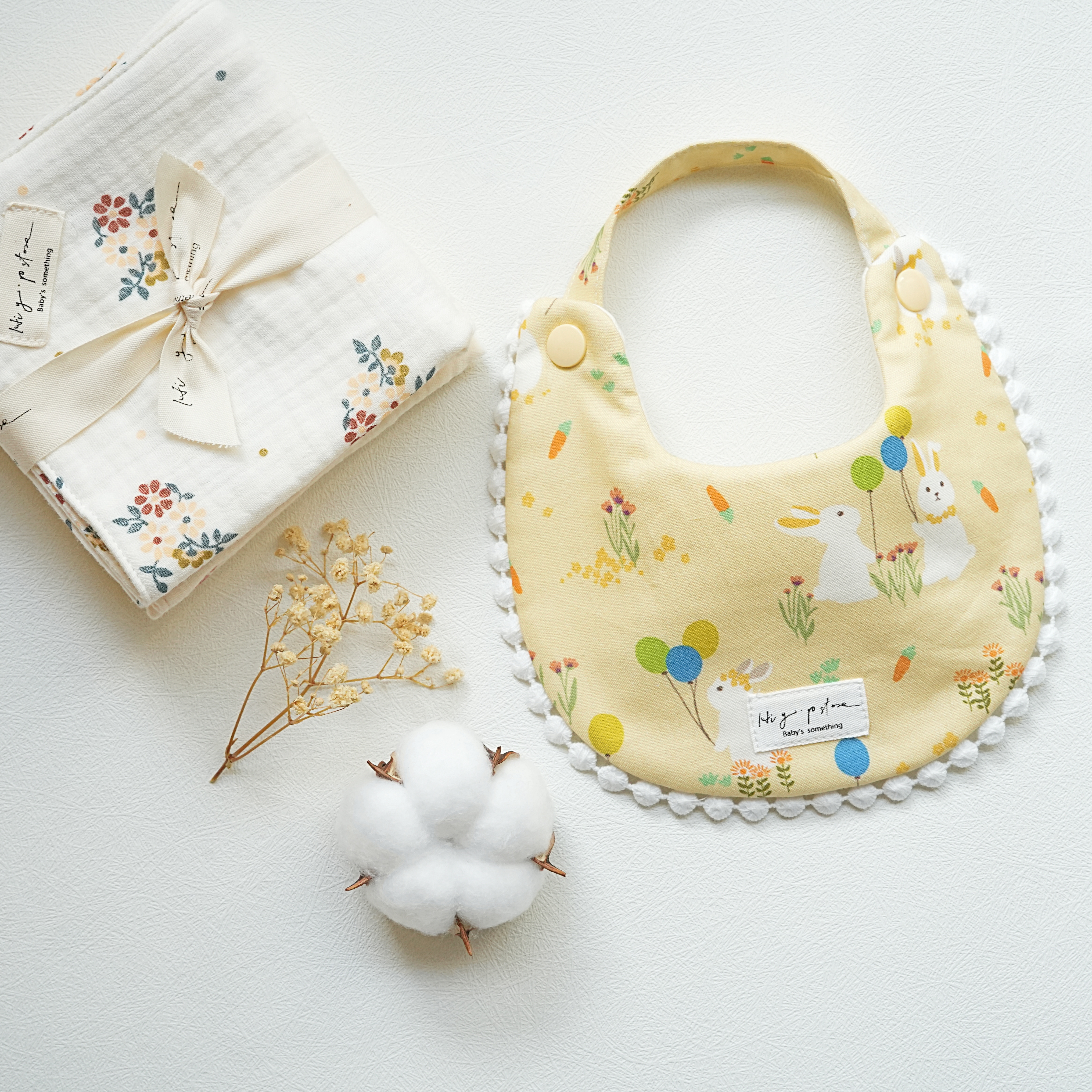 Hi Y.P store-手作圍兜-氣球兔兔