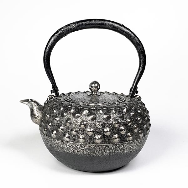 【薰山工房】鐵鉢型 鬼霰 砂鐵壺 1.8L-袋座付