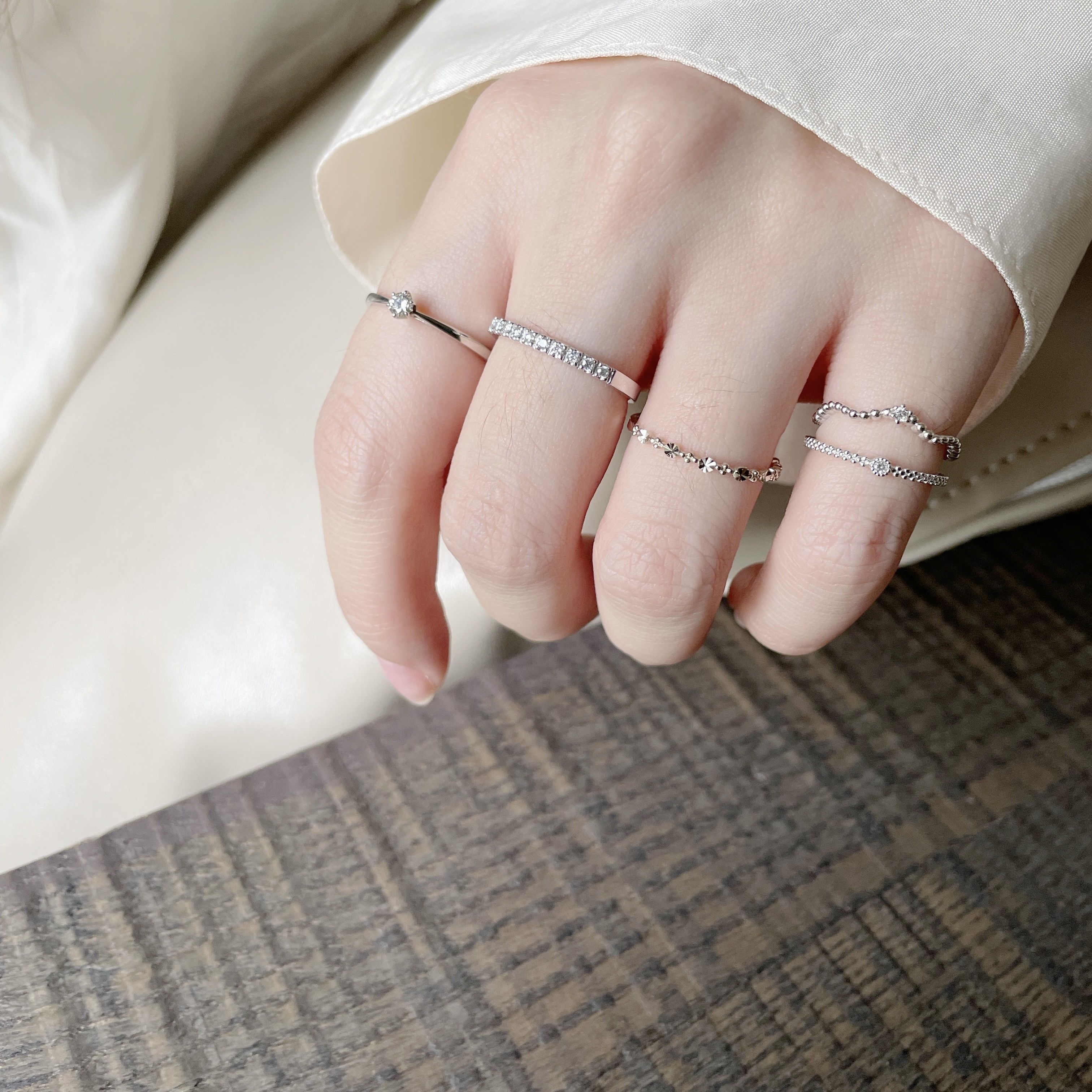 18K經典六爪0.10ct鑽石戒指