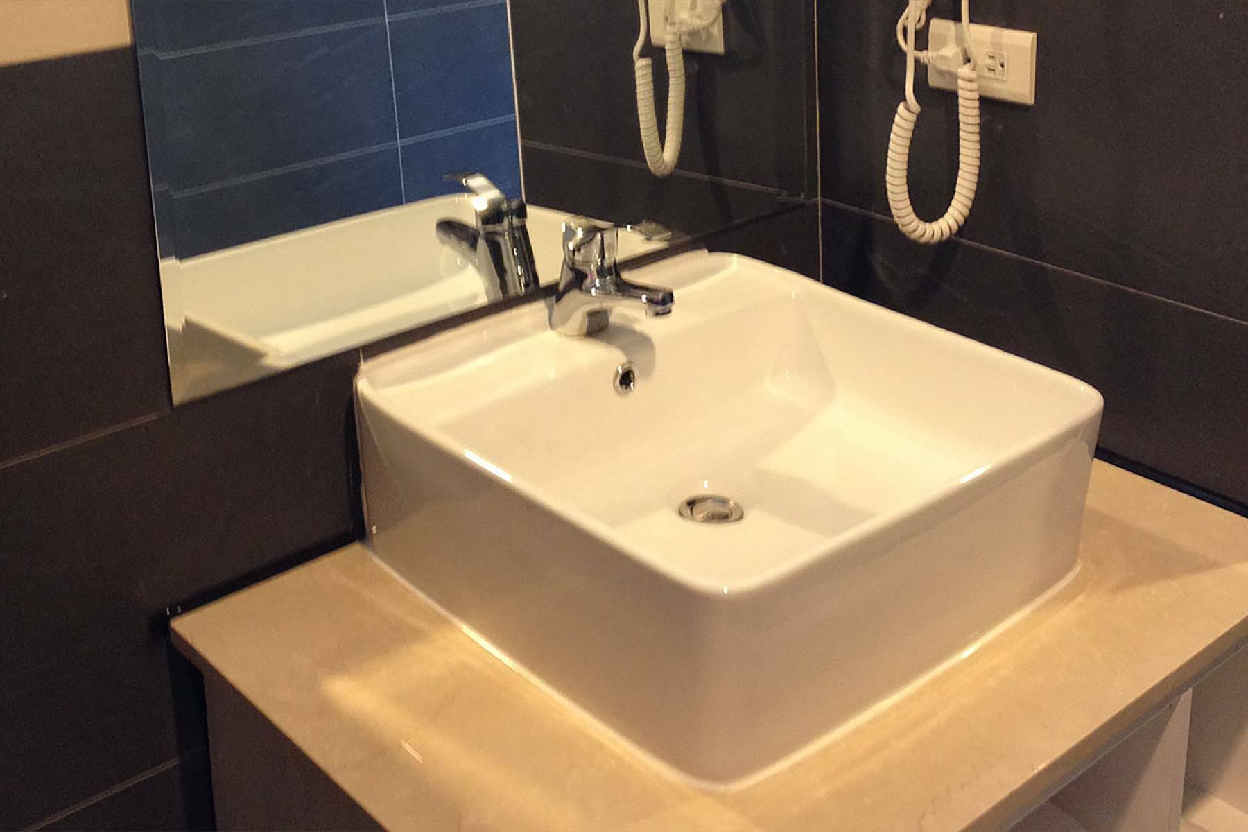 烏來泡湯湯屋｜山水妍烏來館衛浴