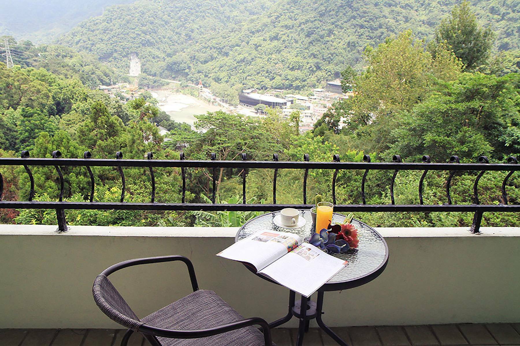 烏來泡湯湯屋｜山水妍烏來館美景