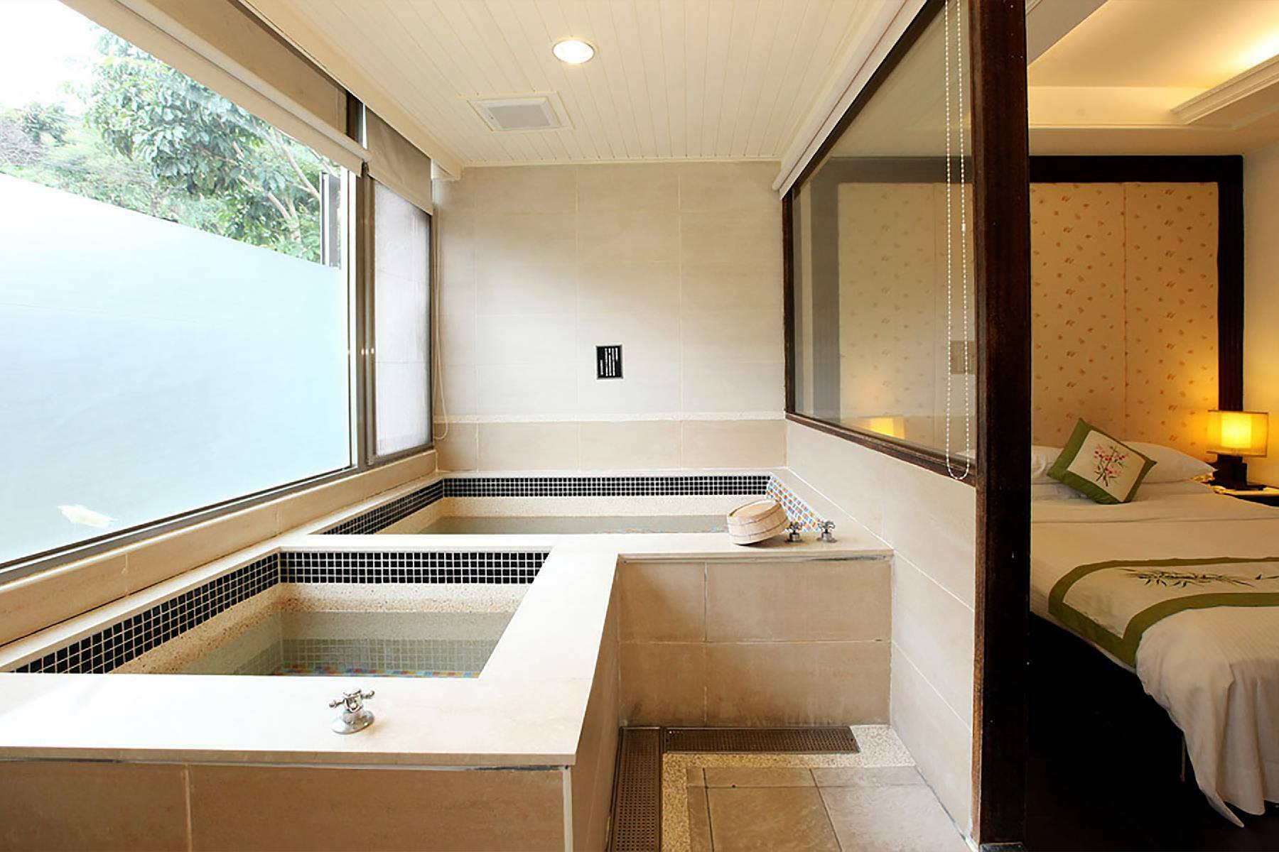 烏來泡湯湯屋｜山水妍烏來館雙人湯泉