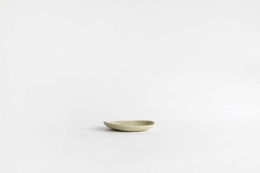 Jurgen Lehl-若芽色 薄手陶器 小皿 大