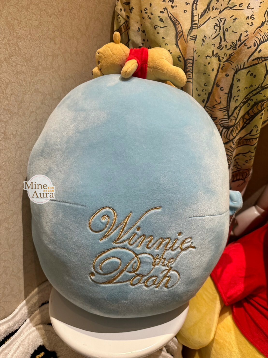 噗噗 小熊維尼 Winnie the Pooh 趴趴 趴姿 藍色氣球 抱枕 靠墊 -香港迪士尼樂園