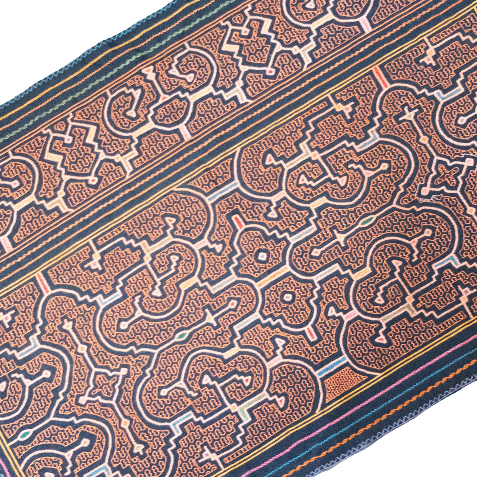 亞馬遜Shipibo族｜刺繡掛布 - 迷宮｜秘魯