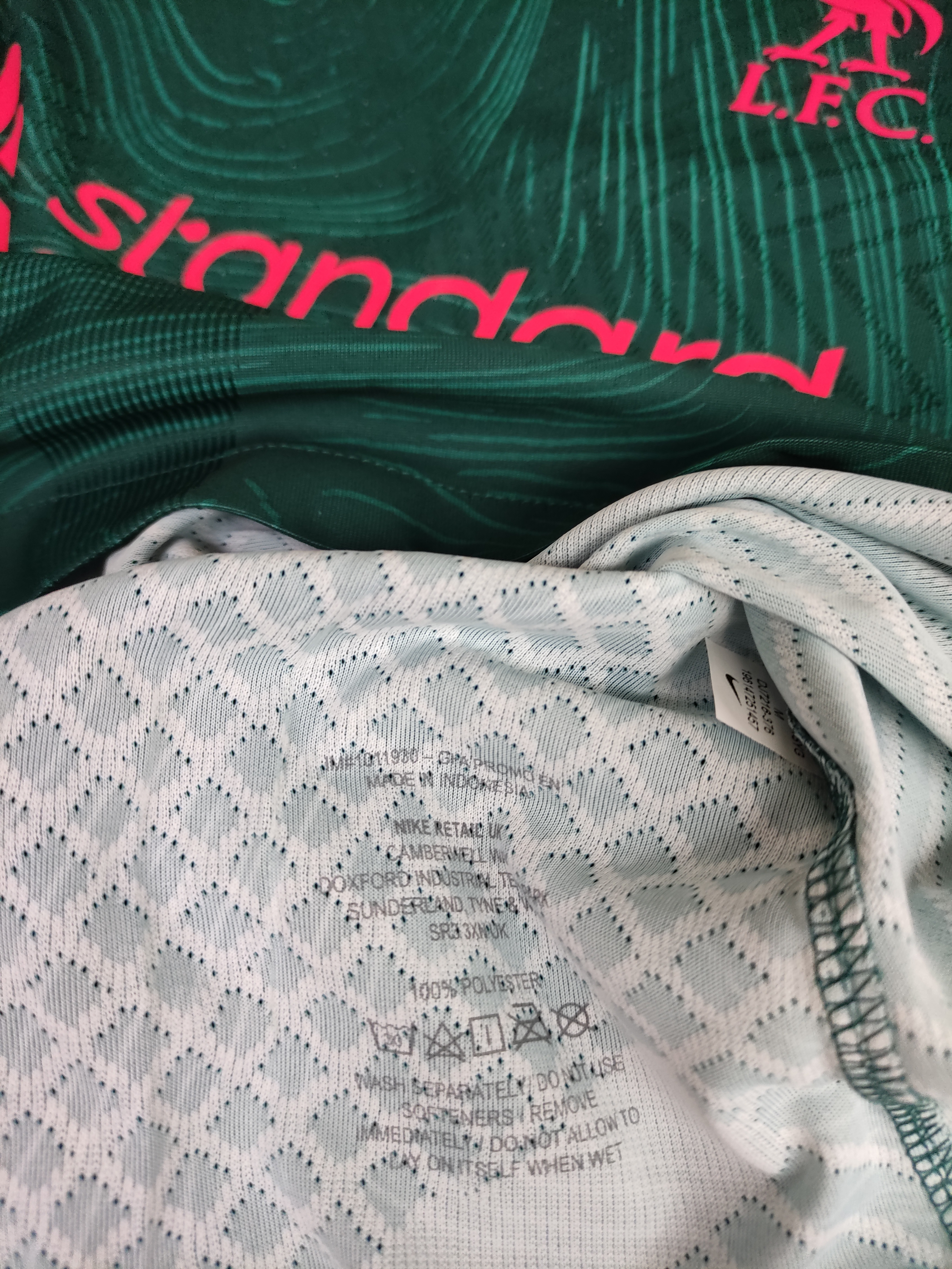 22-23利物浦二客更衣室球員版球衣