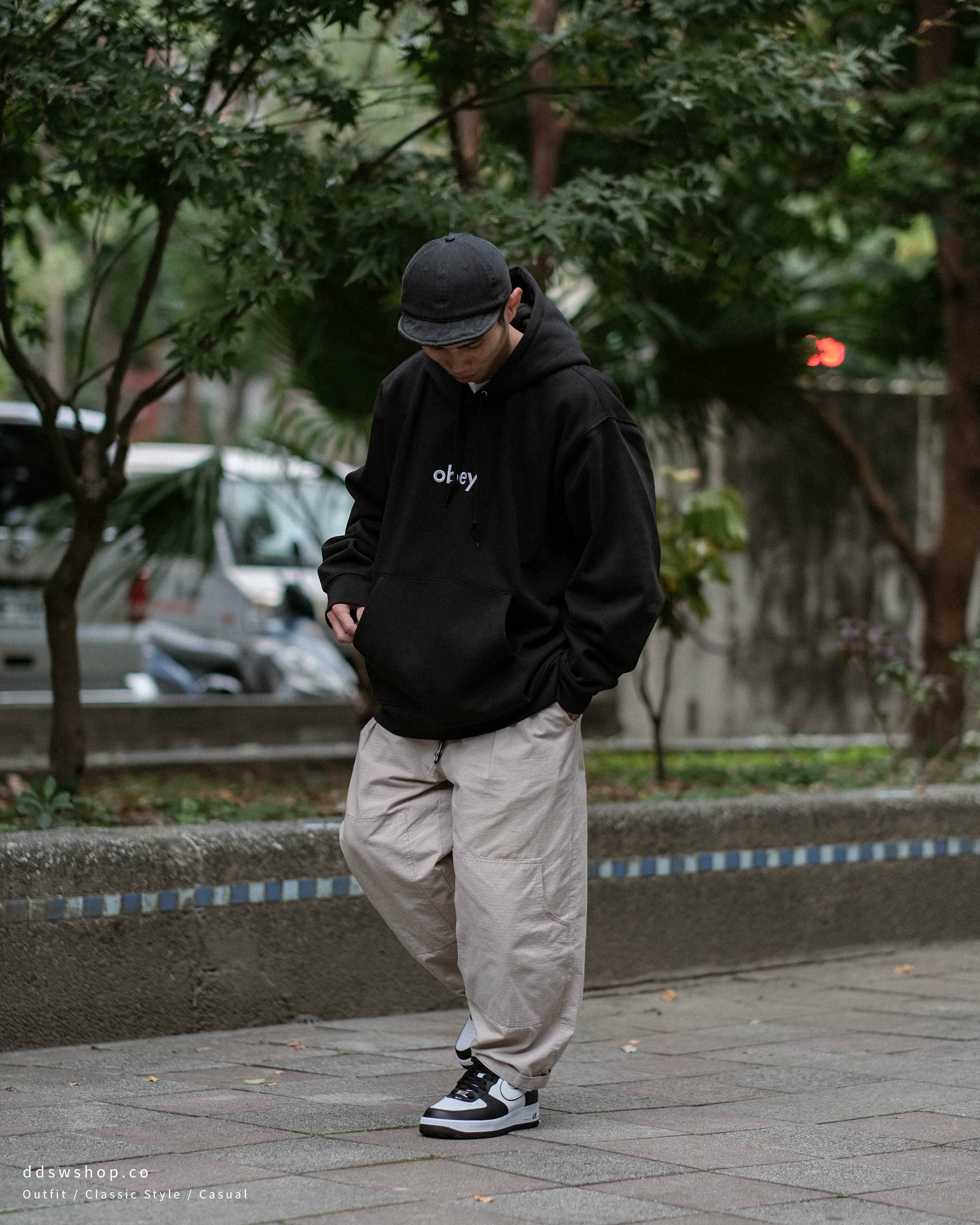 OBEY Hoodie 帽踢 文字刺繡Logo 重磅 內刷毛 口袋 黑色 綠色 奶茶色