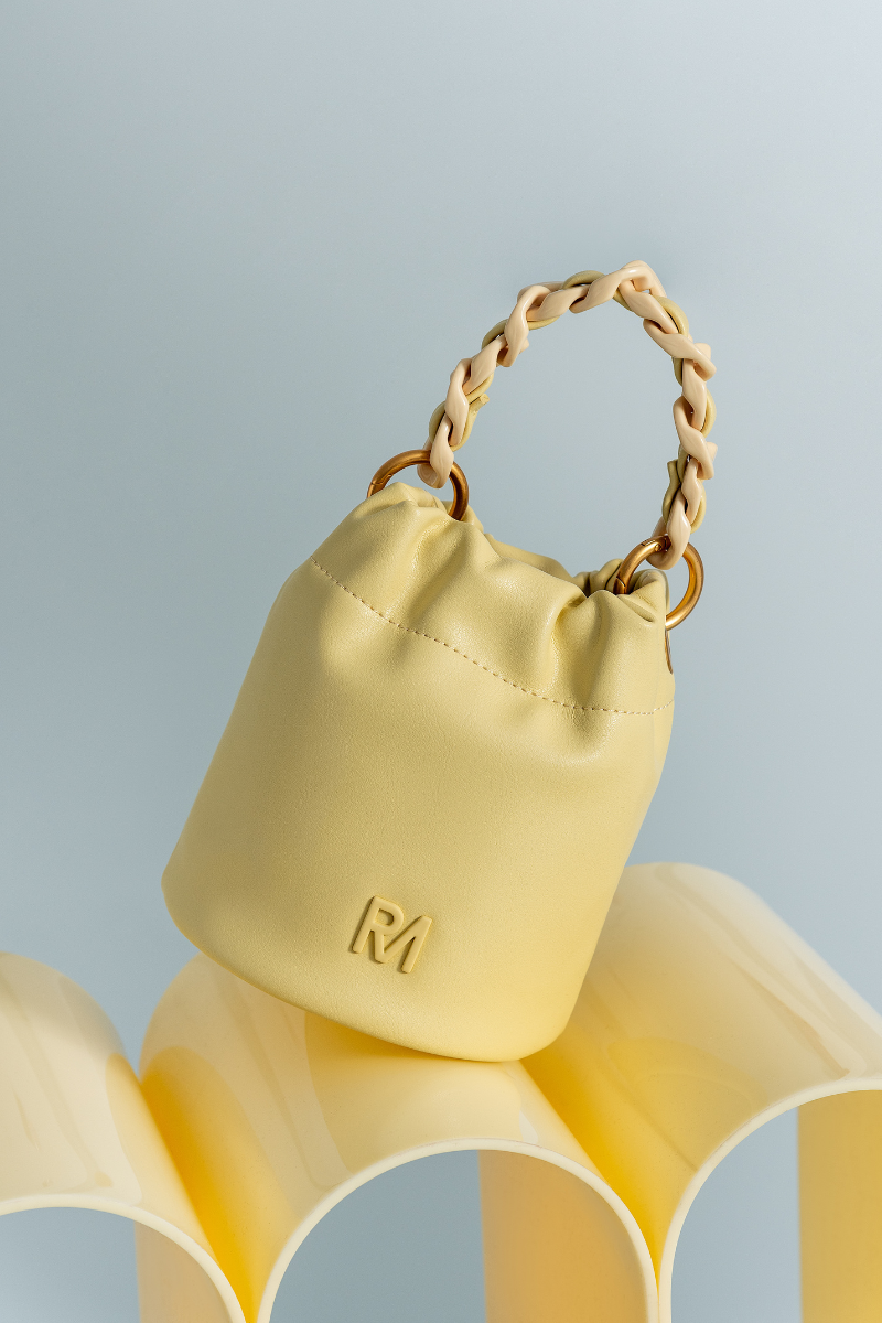 貝沙星殼斜背包 鵝黃