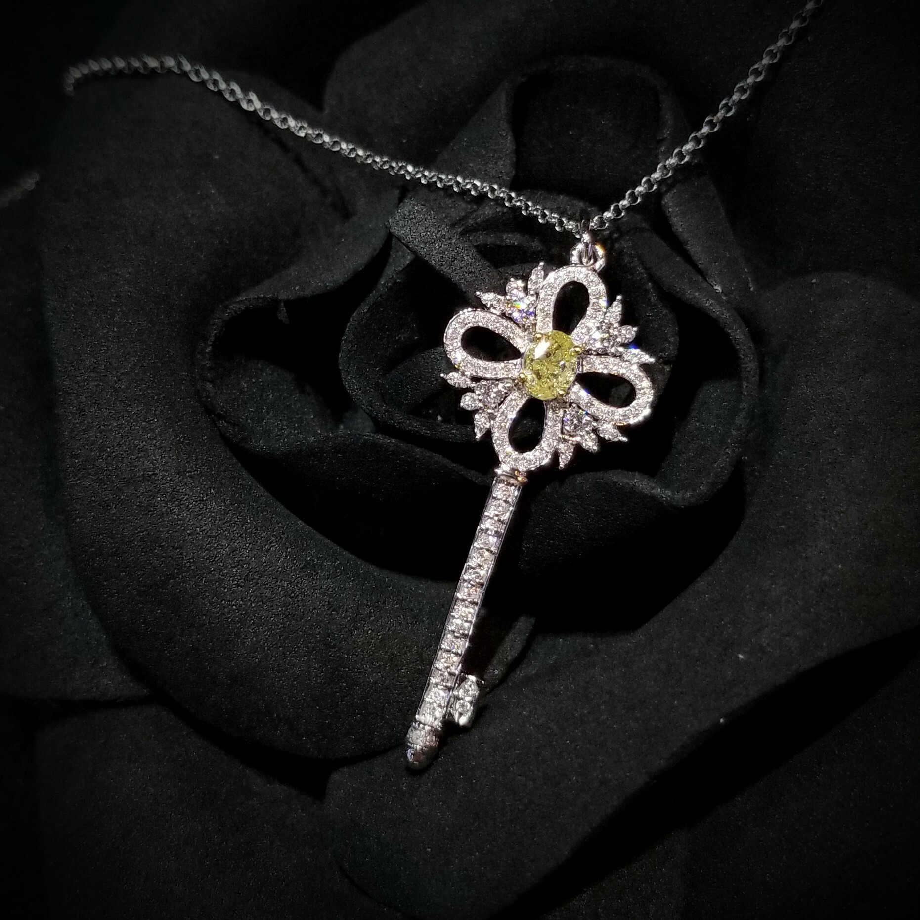 18K Gold 0.61ct Fancy Yellow Diamond Pendent