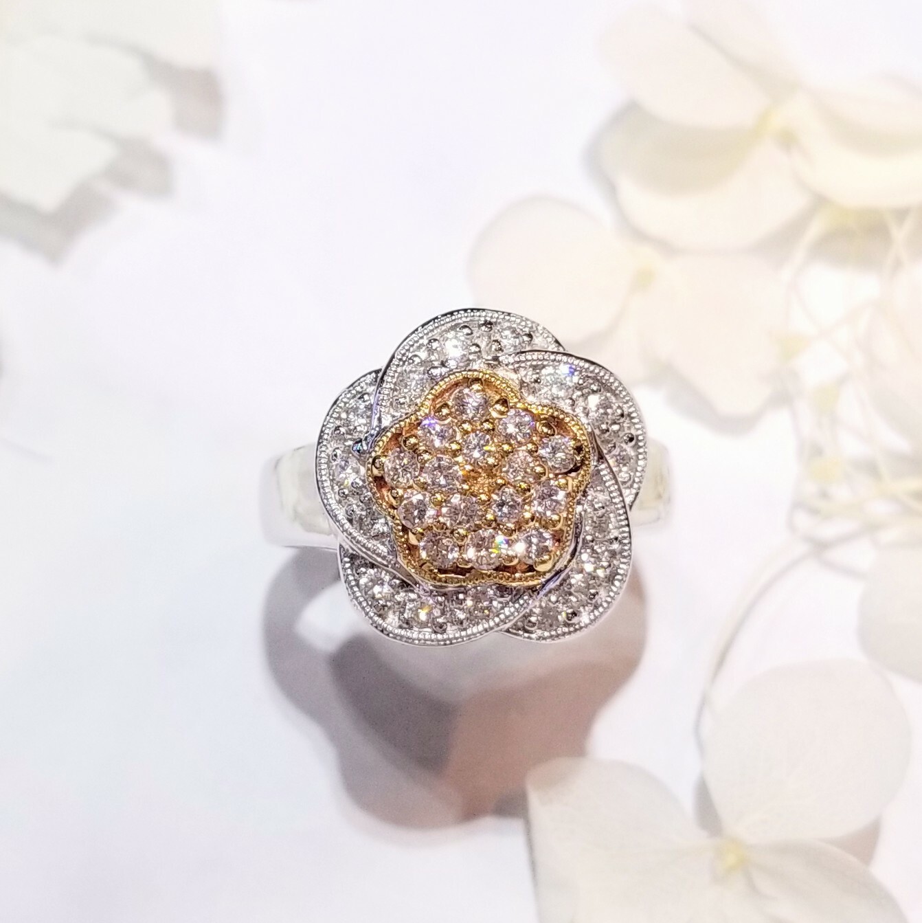 18K Gold 0.54ct Light Pink Diamond Ring