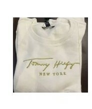 [S] TOMMY HILFIGER WOMEN'S GOLD LETTER LOGO RAISED SWEATSHIRT,WHITE, 76J3153-110 (STH159)