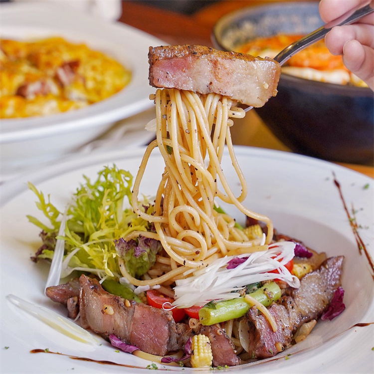 瑪莉桃桃 牛排麵