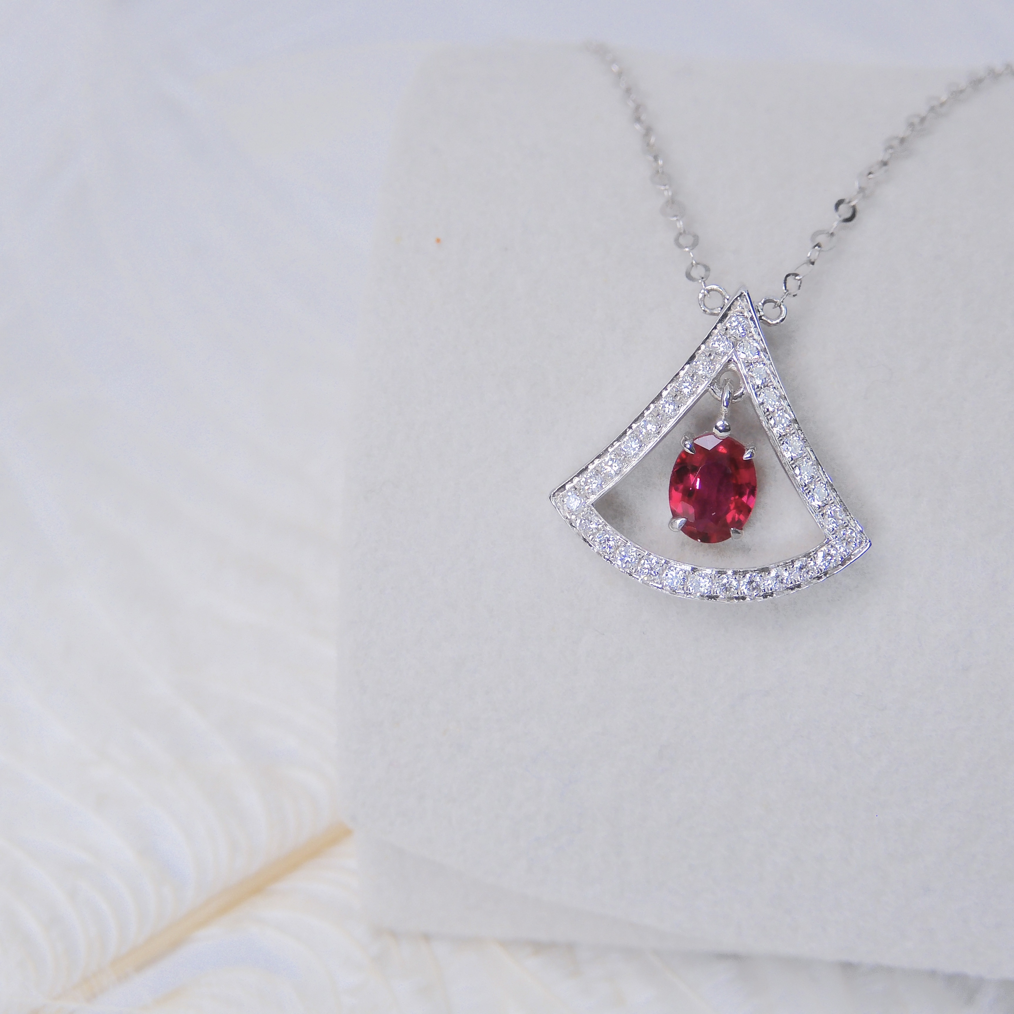 18K金 0.34ct 紅寶石項鏈 (配國際證書)