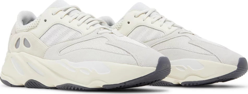 Yeezy Boost 700 'Analog' EG7596【預購商品】