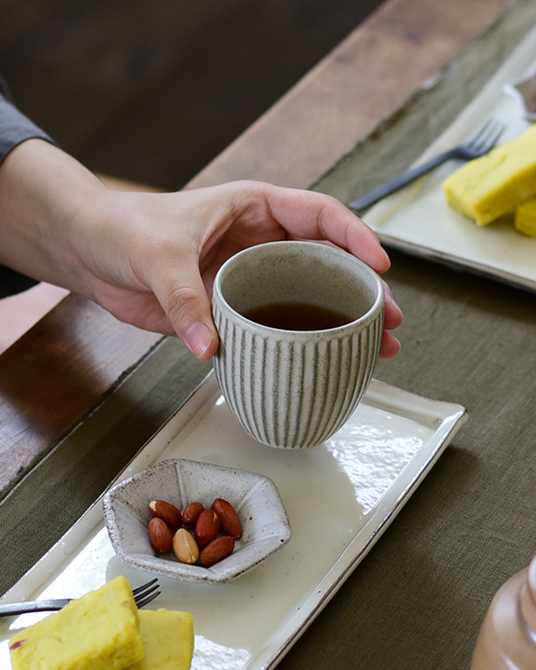 Shinogimon Tea Cup Ecru｜studio m'