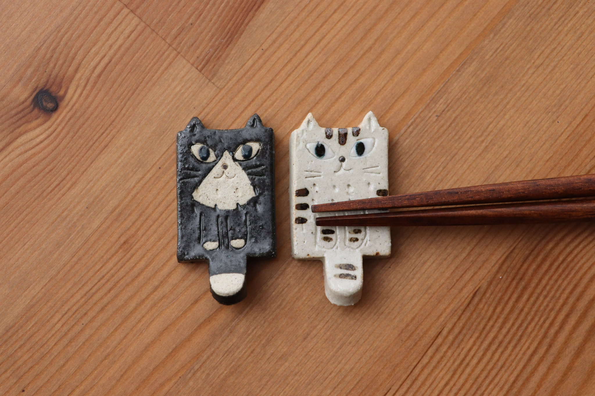 日本 作舍窯 手作粗陶 貓咪筷架