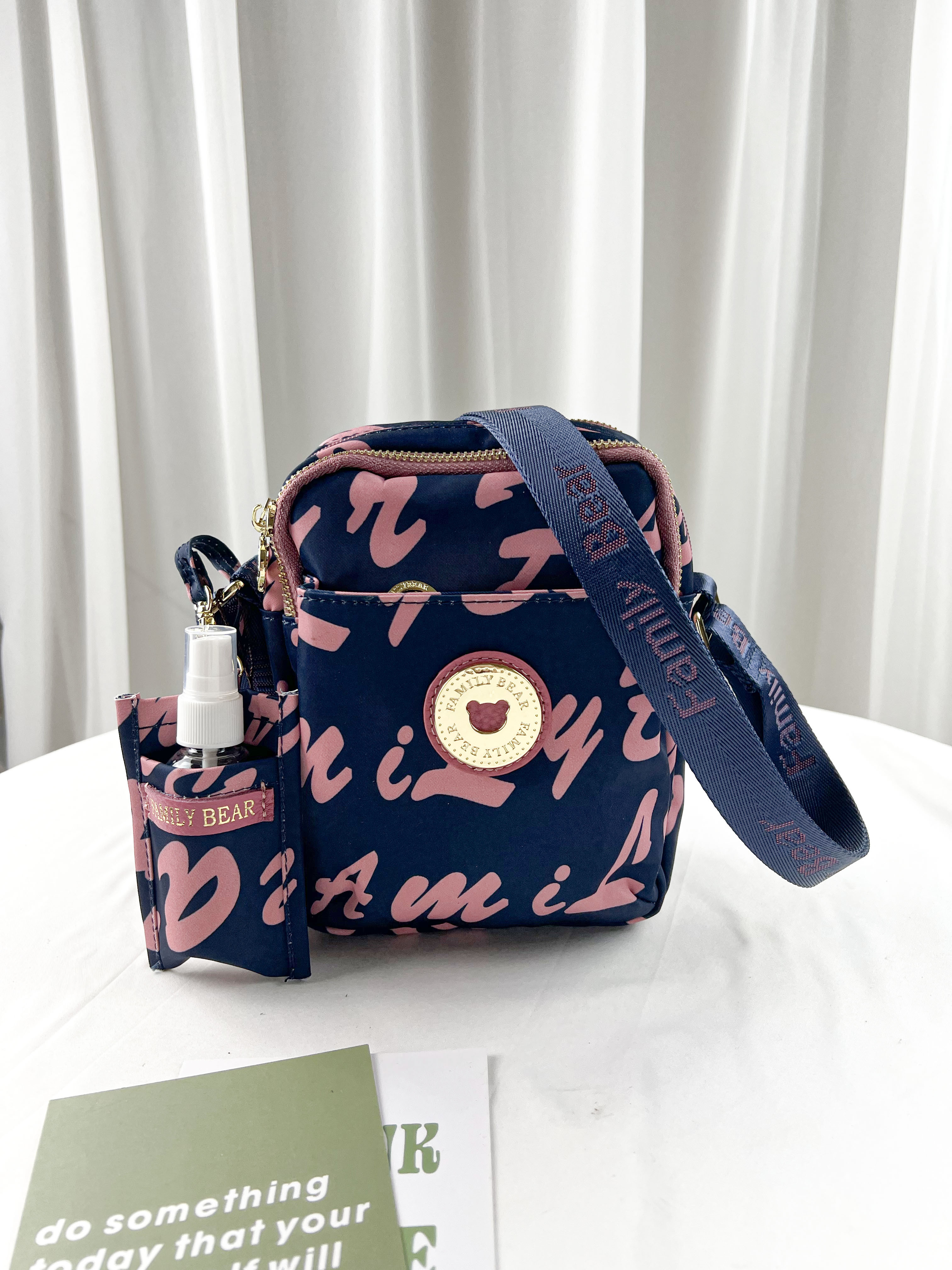 FamilyBear 粉藍拼色字母防潑水側背包 附酒精保護套+酒精瓶 #2499