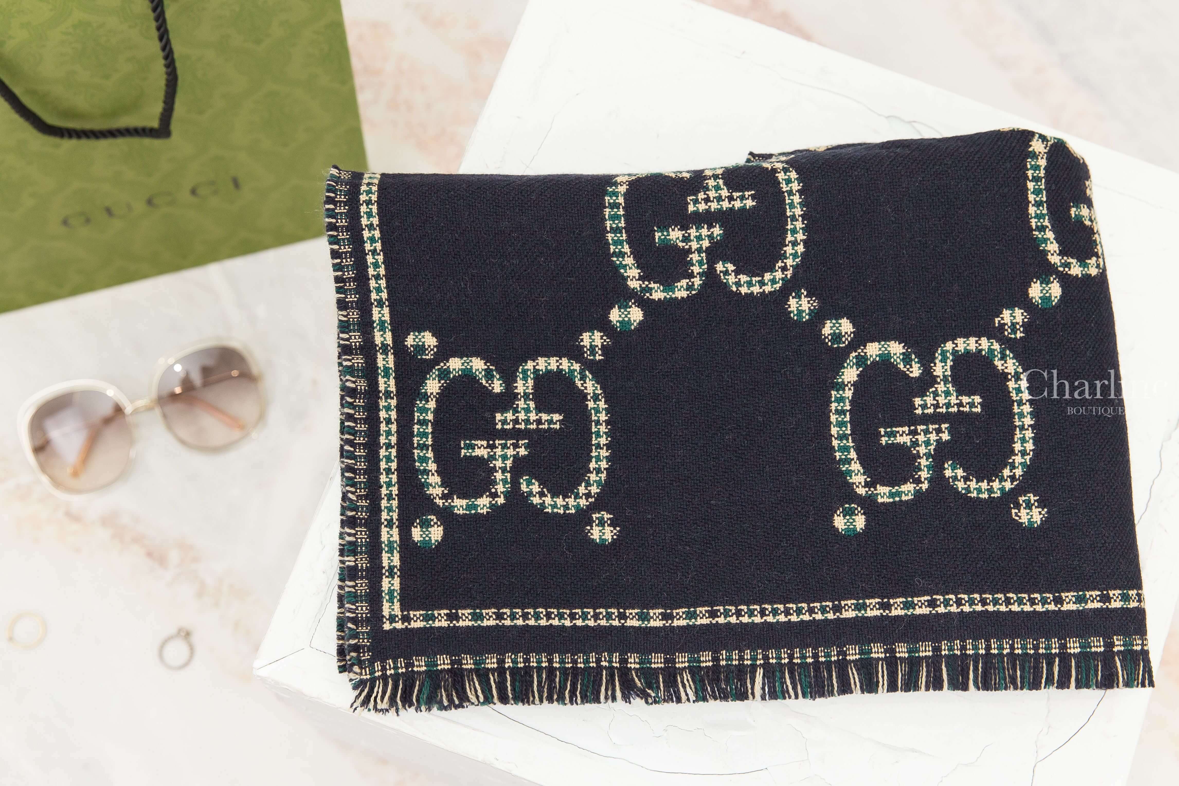 Gucci Check GG Wool Scarf 黑/綠格紋拼色GG Logo羊毛流蘇圍巾-Charline Boutique 精品代購