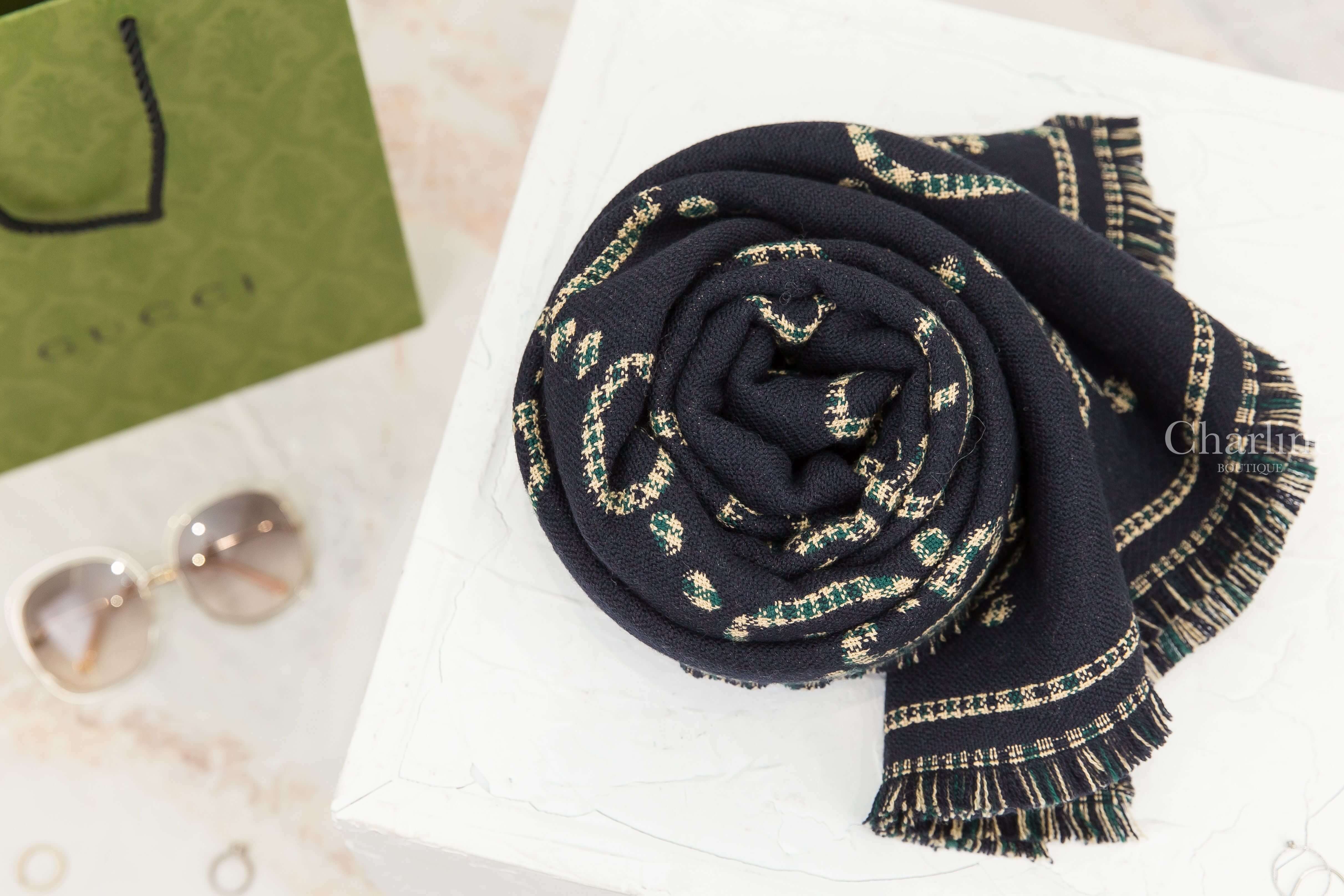 Gucci Check GG Wool Scarf 黑/綠格紋拼色GG Logo羊毛流蘇圍巾-Charline Boutique 精品代購