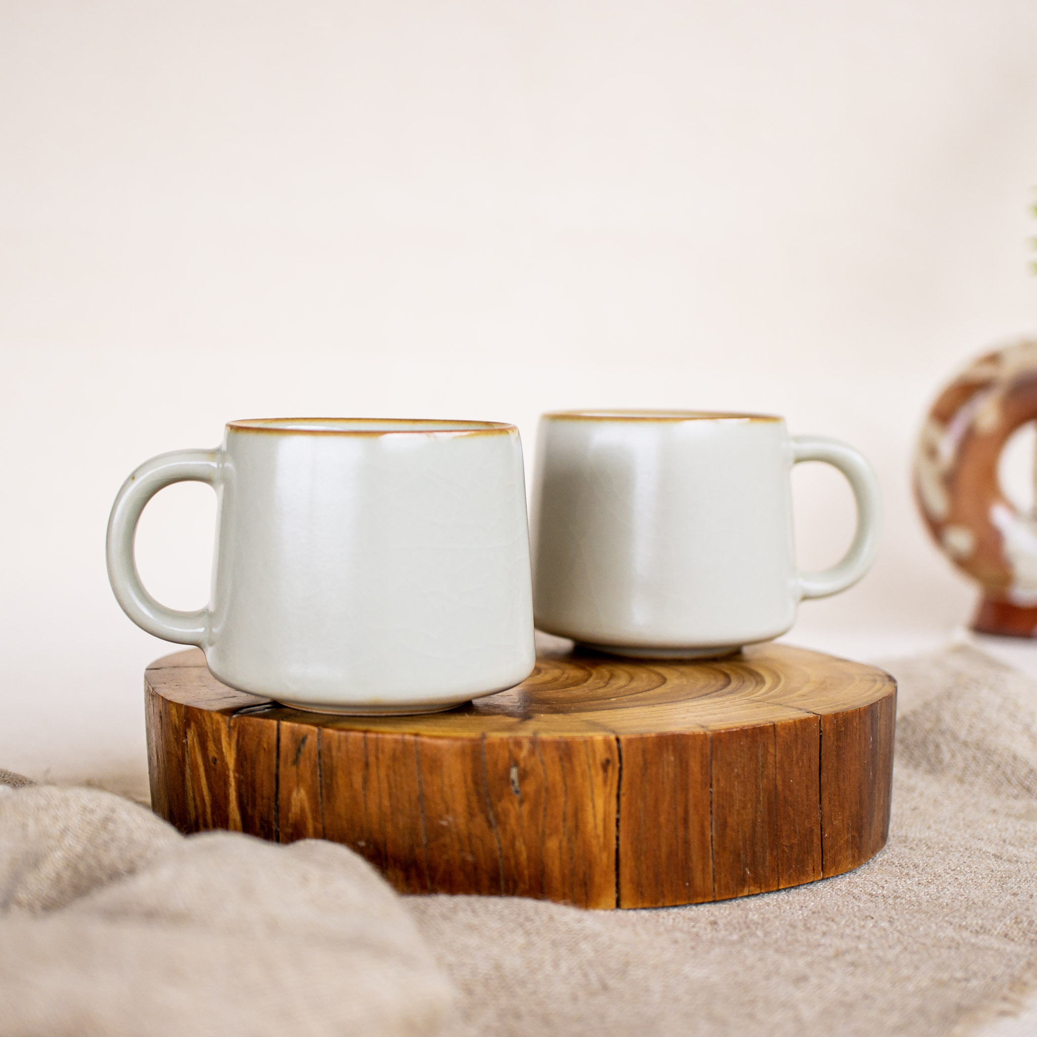 蜜黃汝窯有耳茶杯