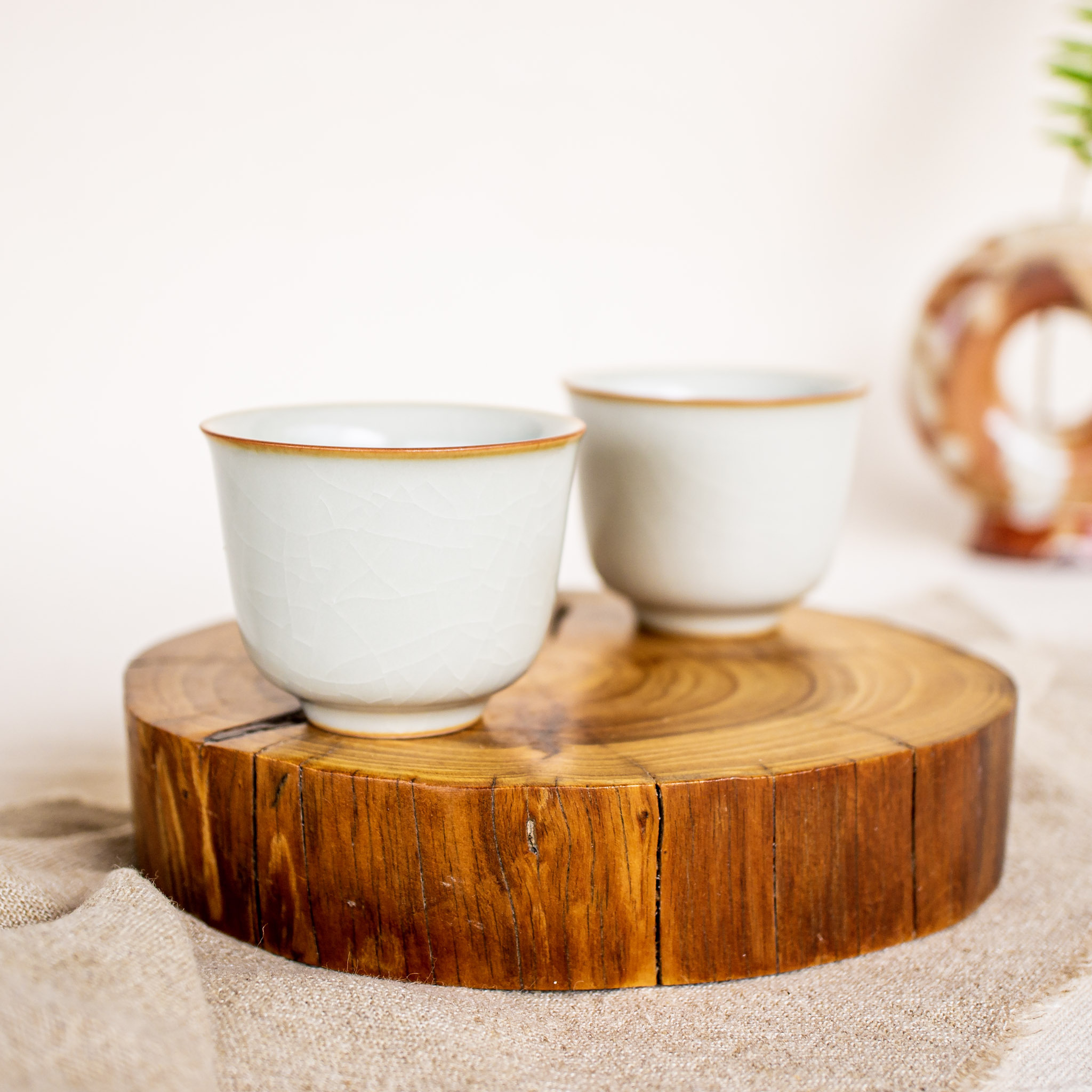 蜜黃汝窯無耳茶杯