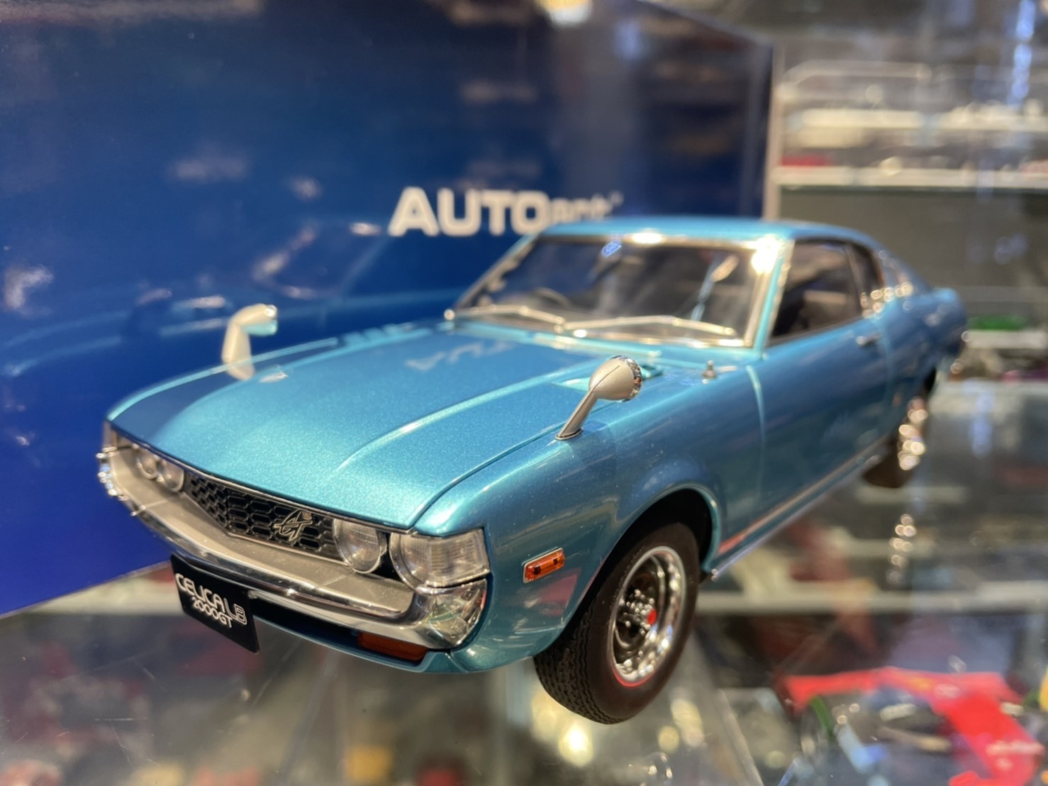 AutoArt 78767 Toyota Celica Liftback 2000GT RA25 1/18