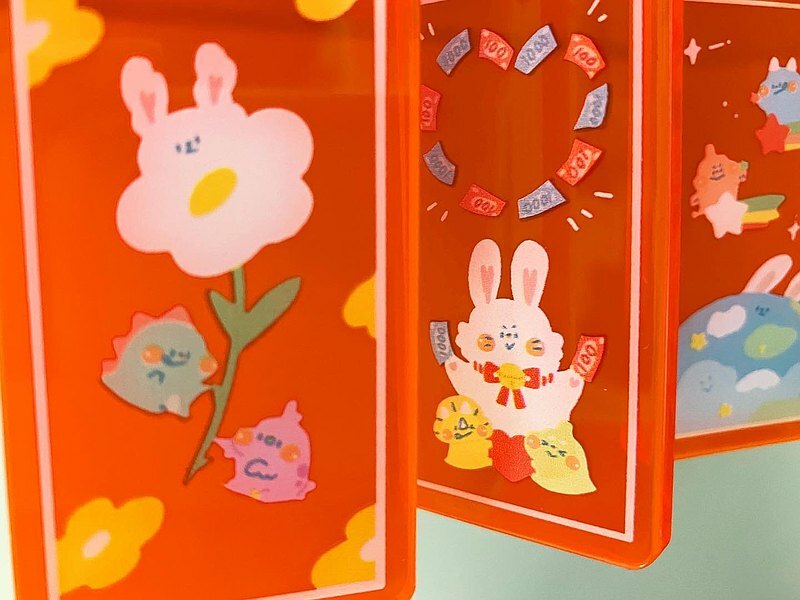 狗狗的小跳步，繪蹦砰｜長型螢光壓克力吊飾｜地球兔兔