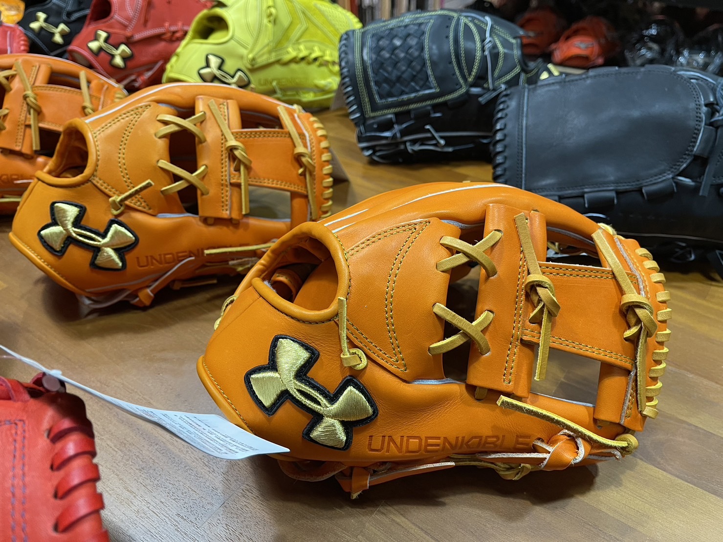新品到貨】2023.01 日本製UNDER ARMOUR 硬式最高階投手手套金子