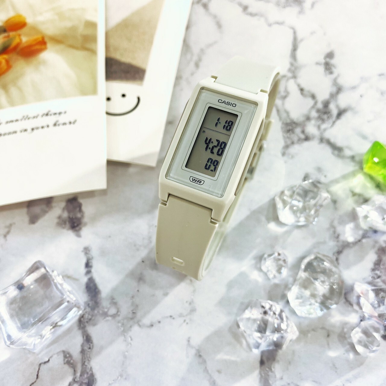 【CASIO 卡西歐】霧面長型電子錶  LF-10WH-8D (奶白)  /LF-10WH-1D(黑) /LF-10WH-2D (靛藍) /LF-10WH-3D(果綠) /LF-10WH-4D(粉)  現代鐘錶